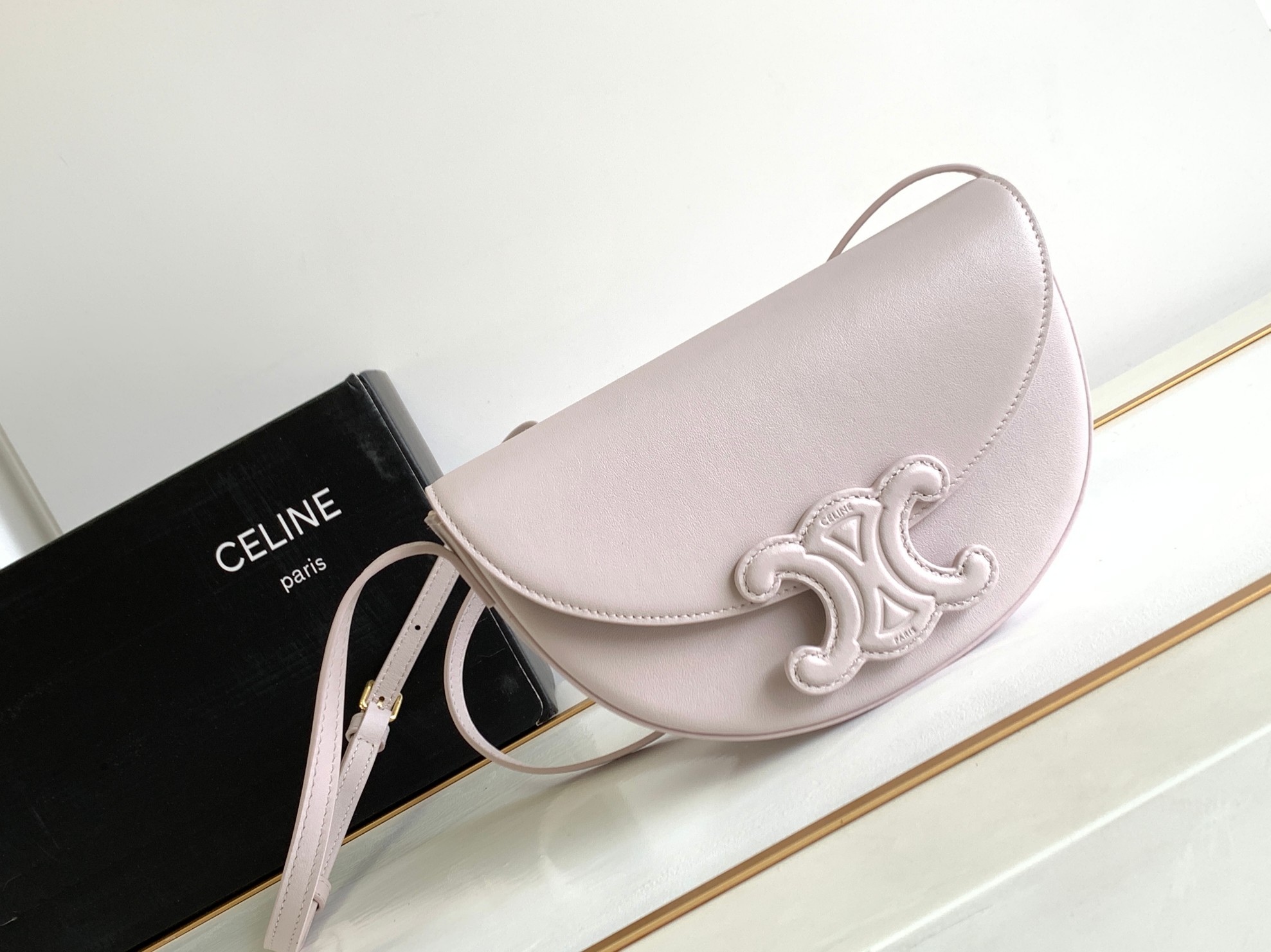 Ce**e besace cuir triomphe