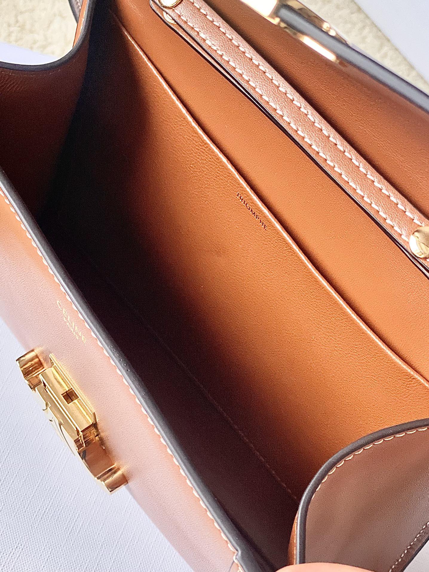Ce**e triomphe strap bag