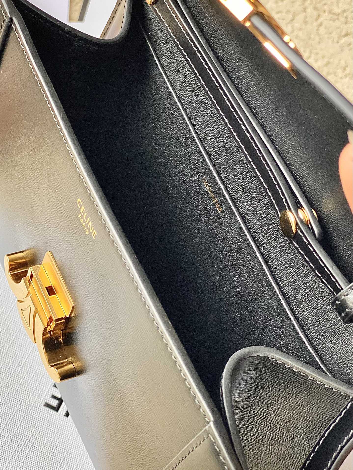 Ce**e triomphe strap bag