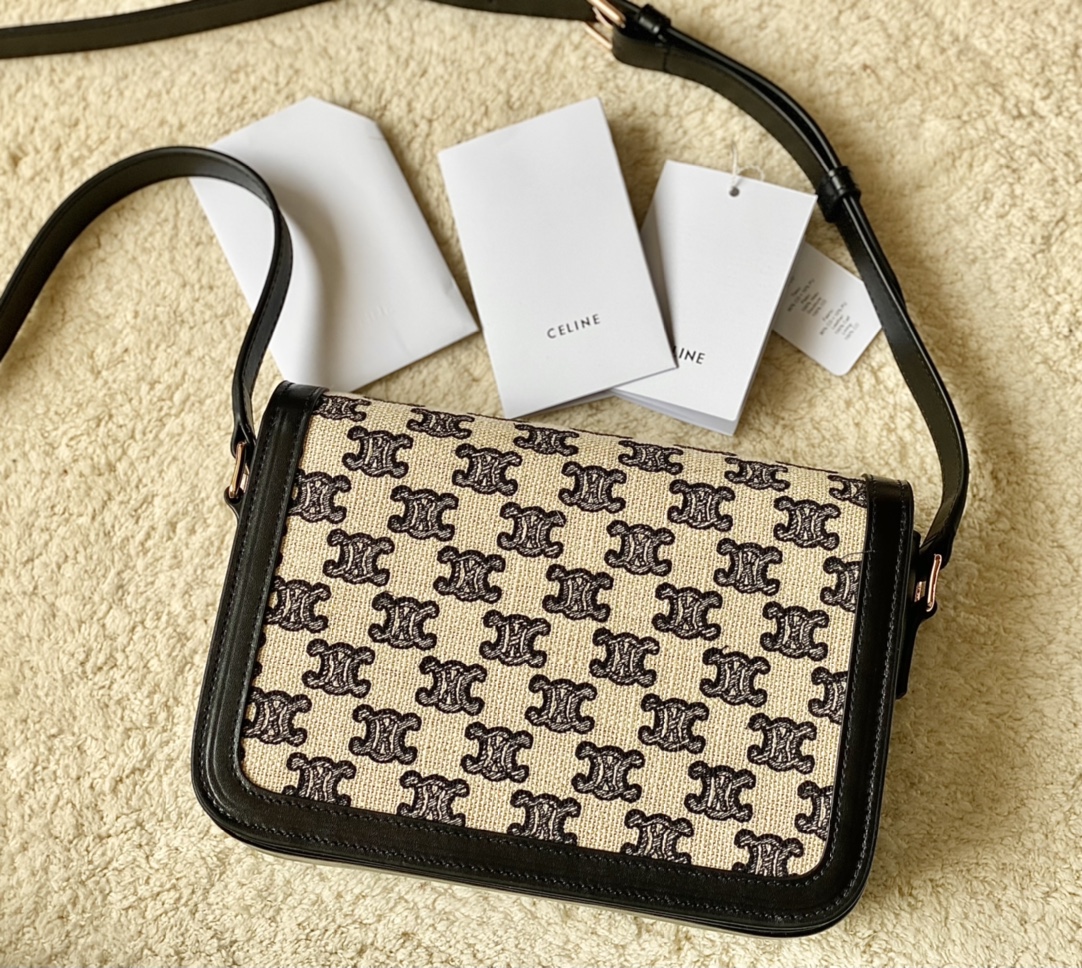 Ce**e classique triomphe bag
