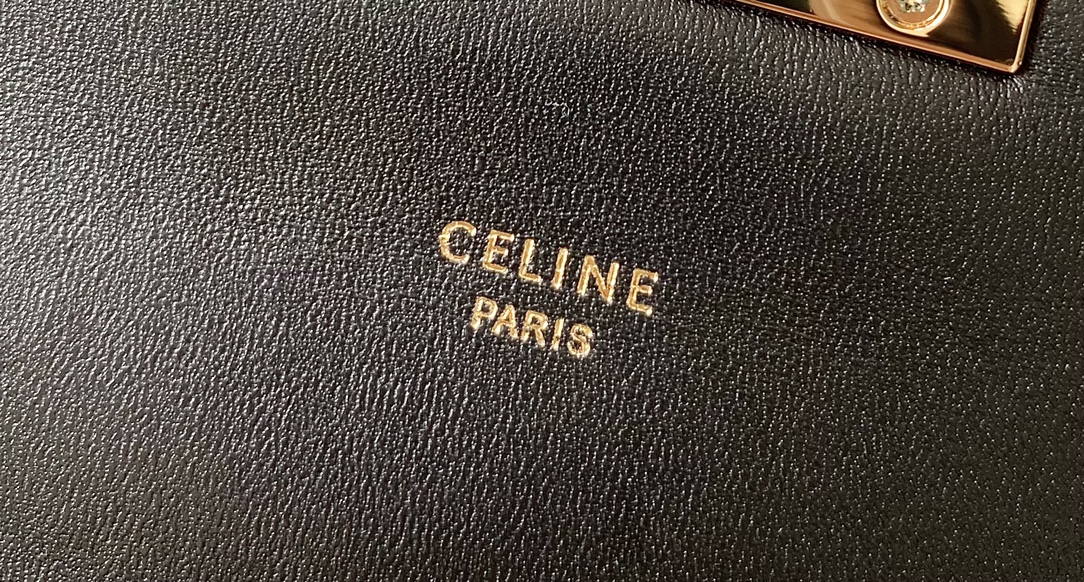 Ce**e classique triomphe bag