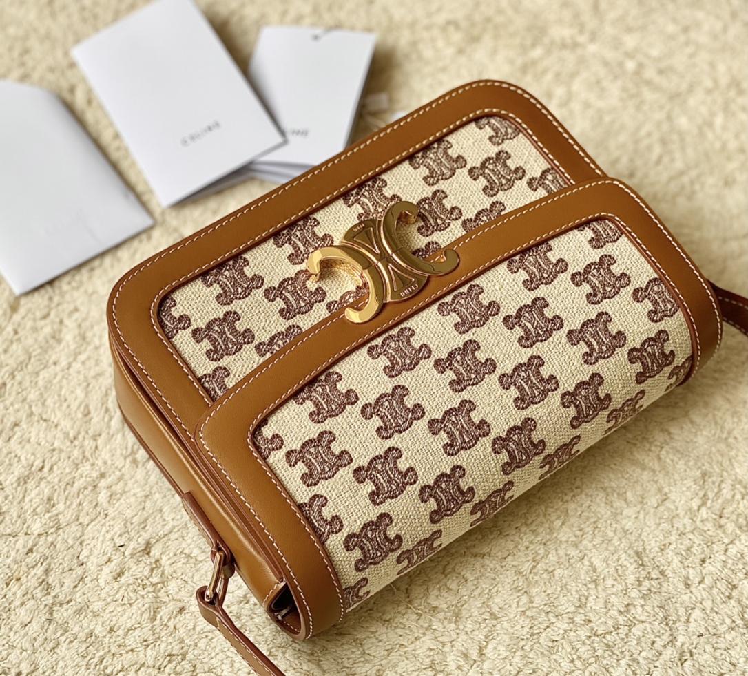 Ce**e classique triomphe bag