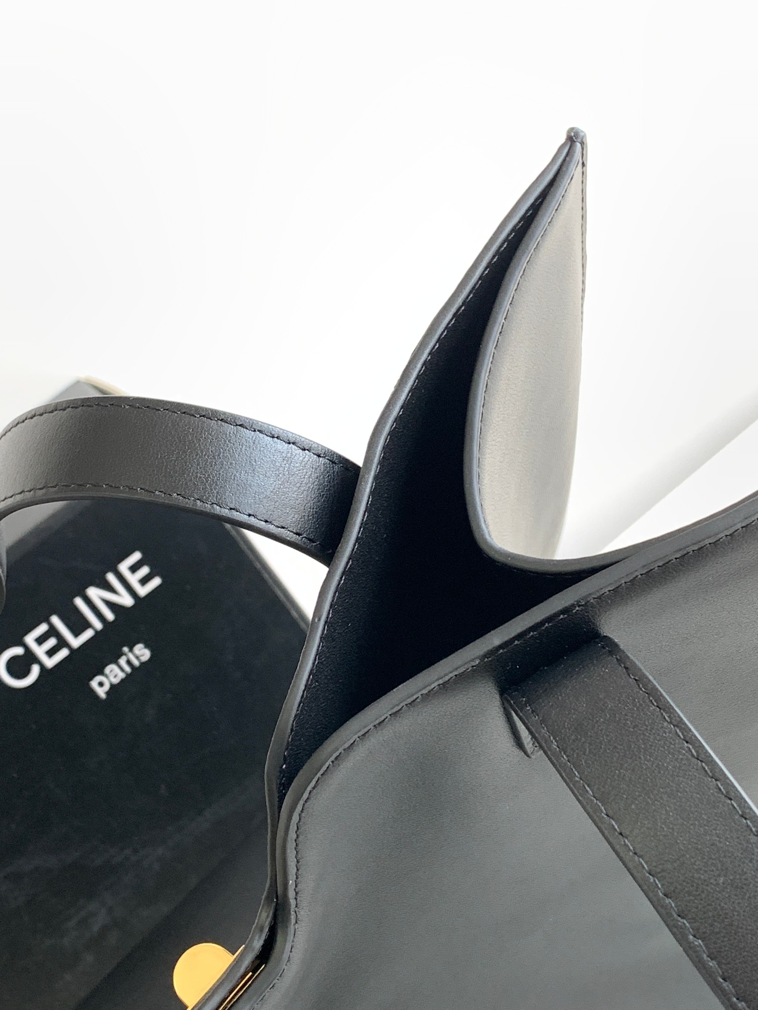 Ce**e cabas 16 in smooth calfskin limestone