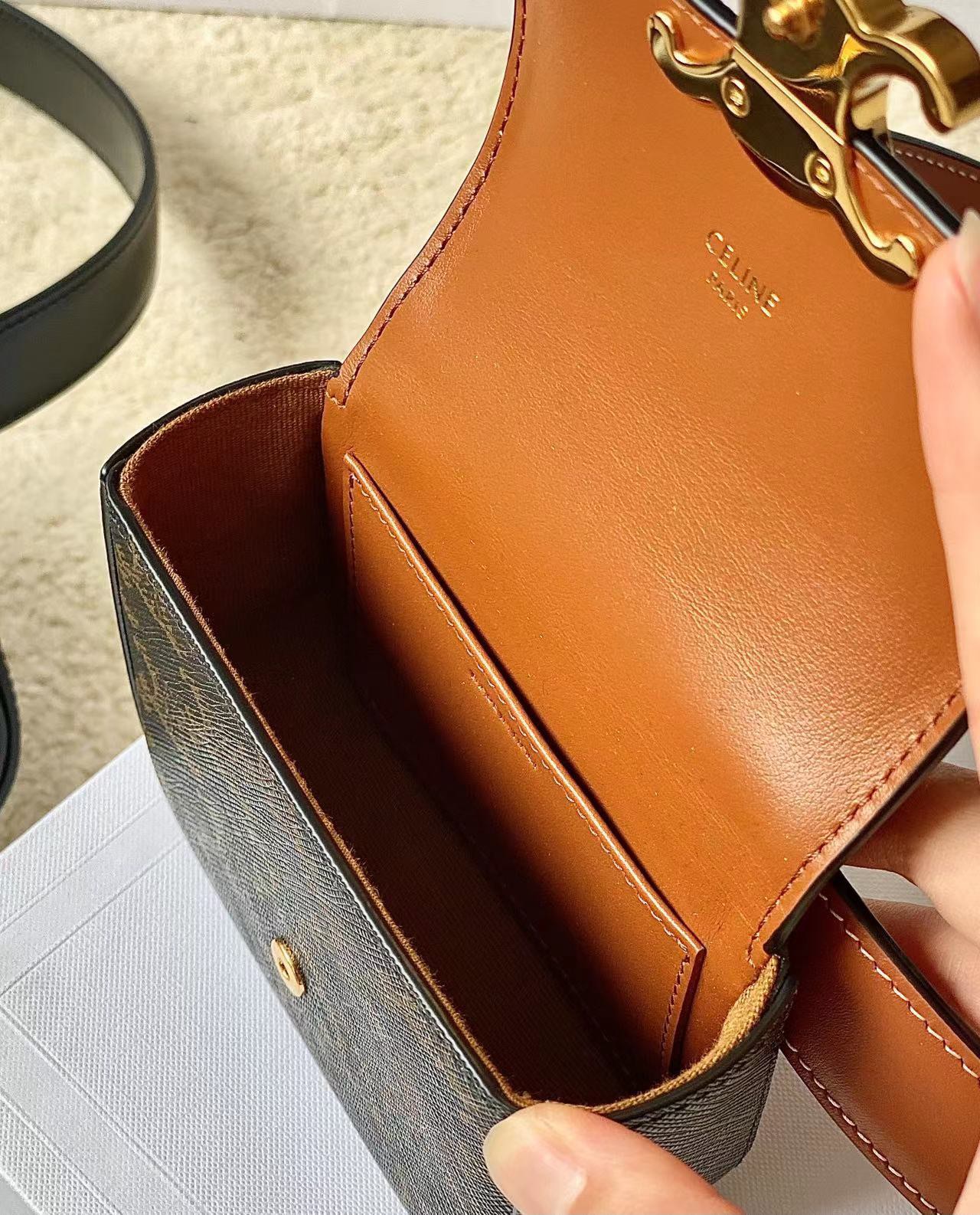 Ce**e belt bag triomphe belt in triomphe canvas and calfskin