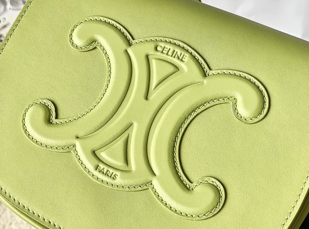 Ce**e folco cuir triomphe