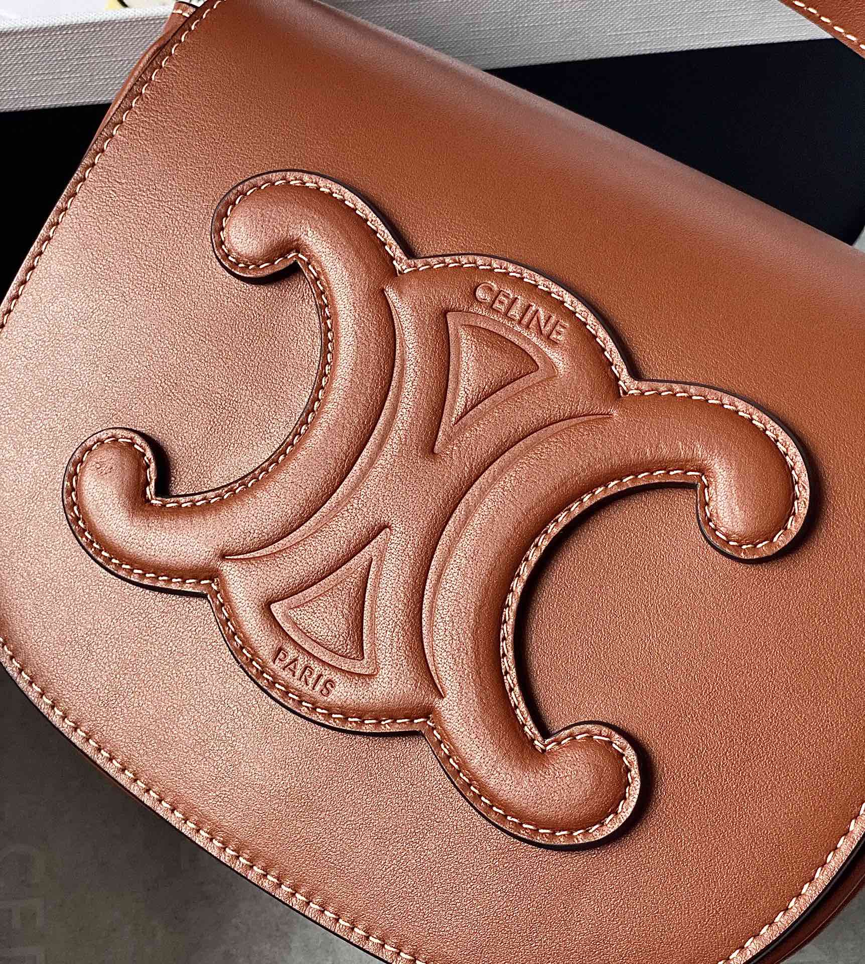 Ce**e folco cuir triomphe