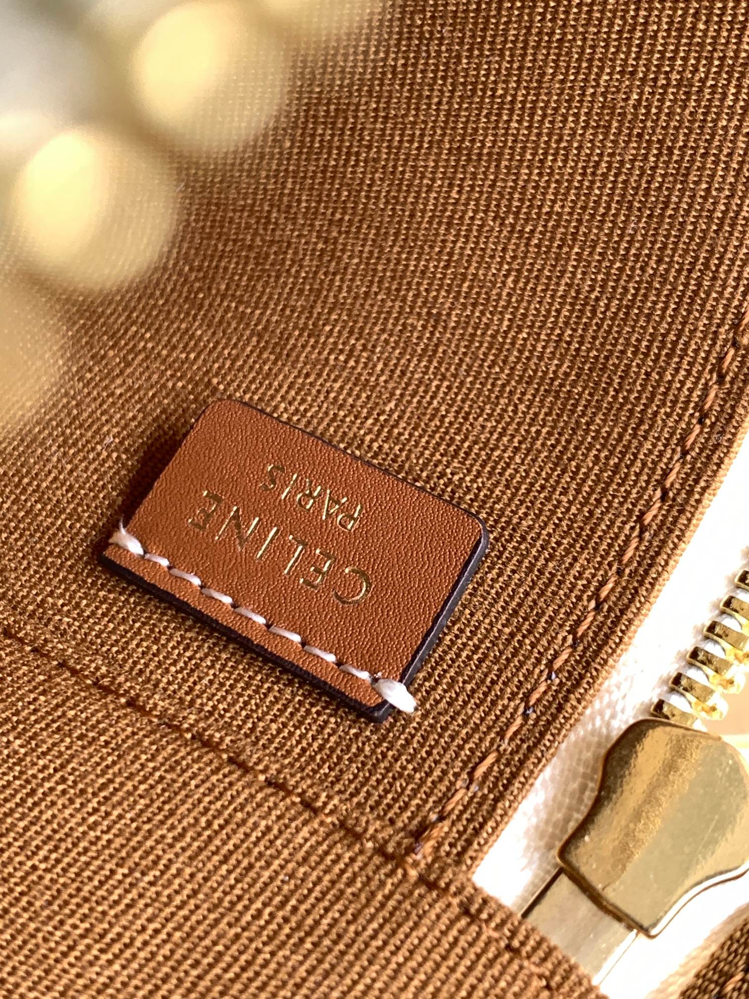Ce**e triomphe canvas