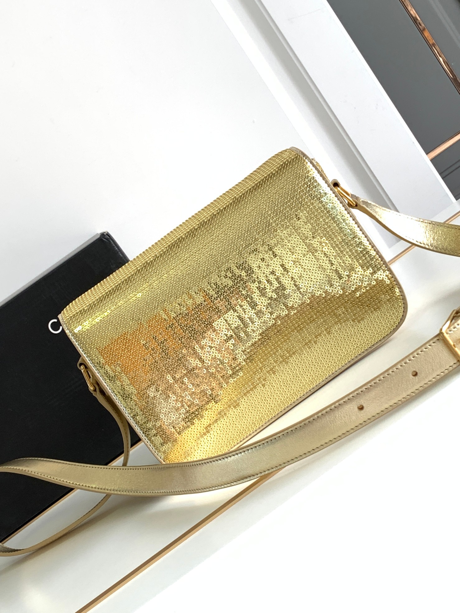 Ce**e classique triomphe bag
