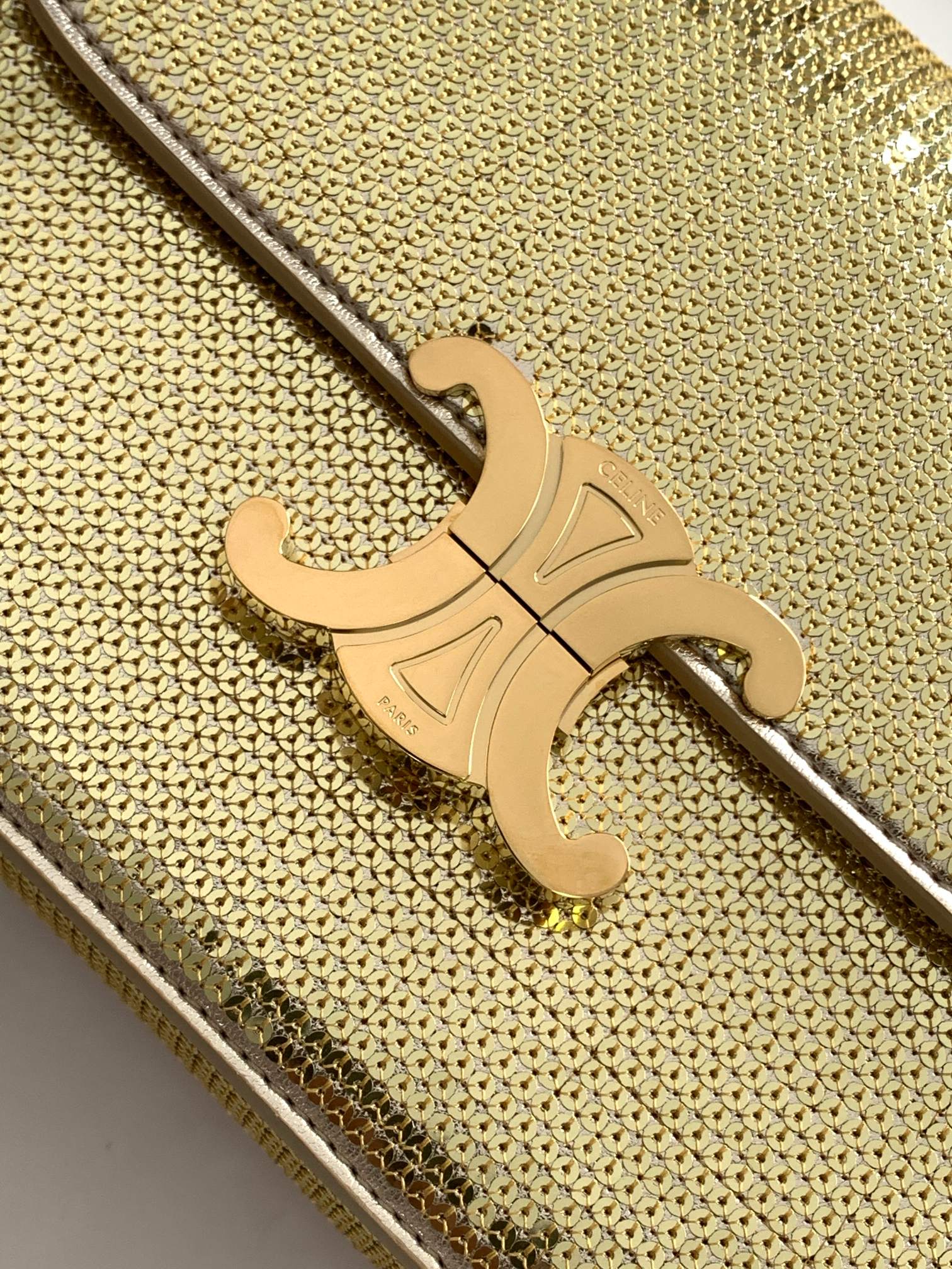 Ce**e classique triomphe bag