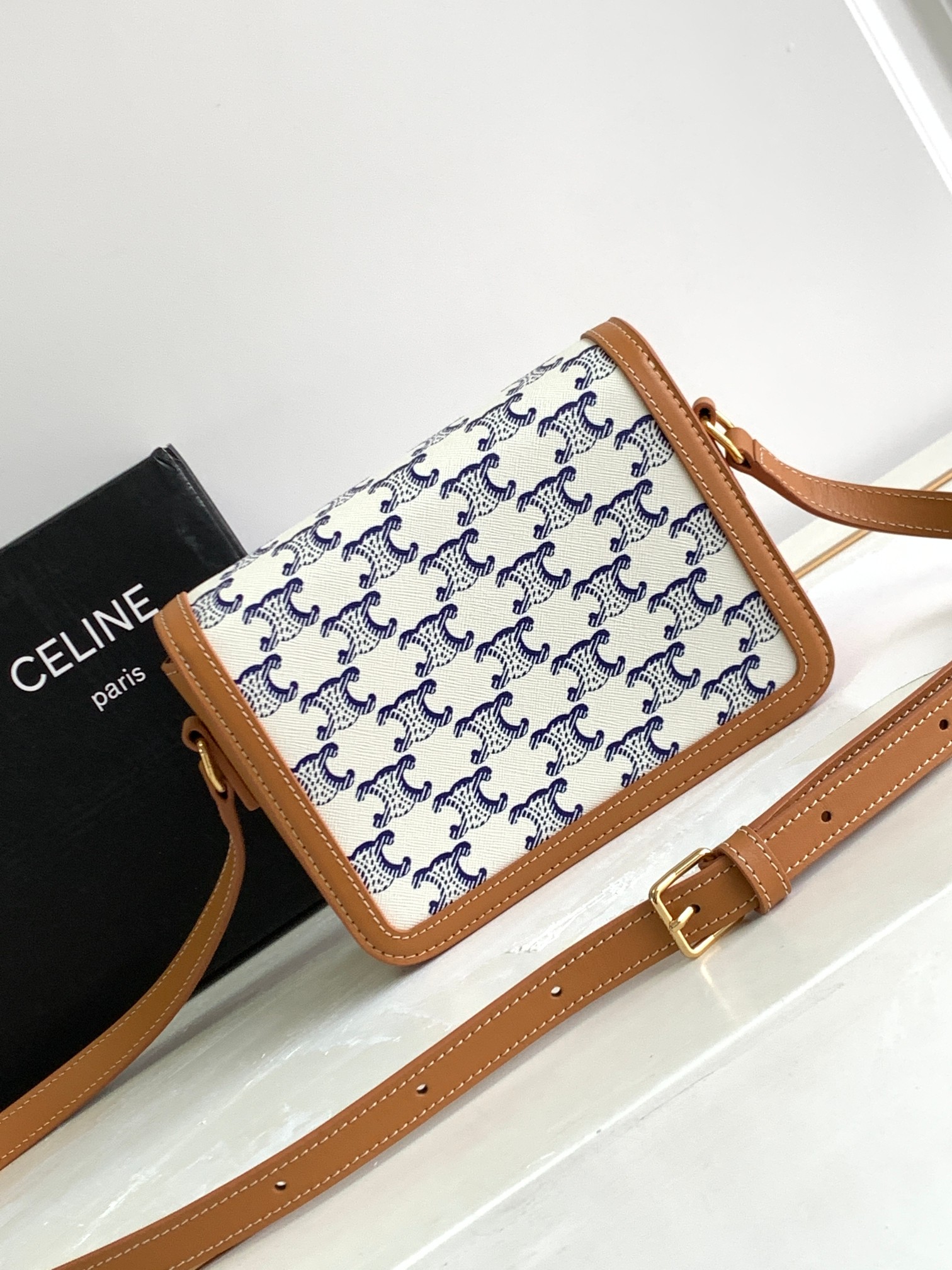 Ce**e teen triomphe bag