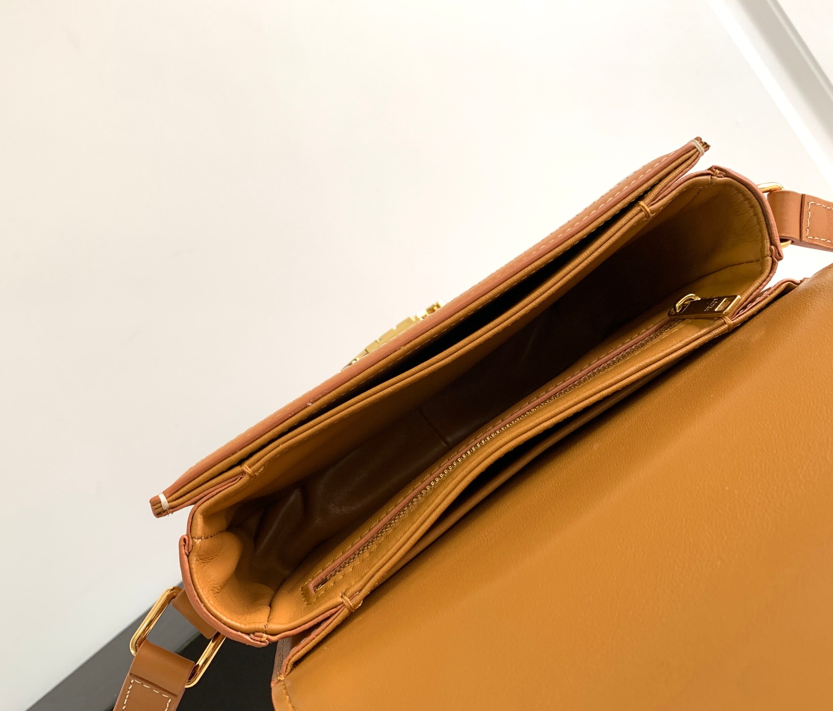 Ce**e teen triomphe bag