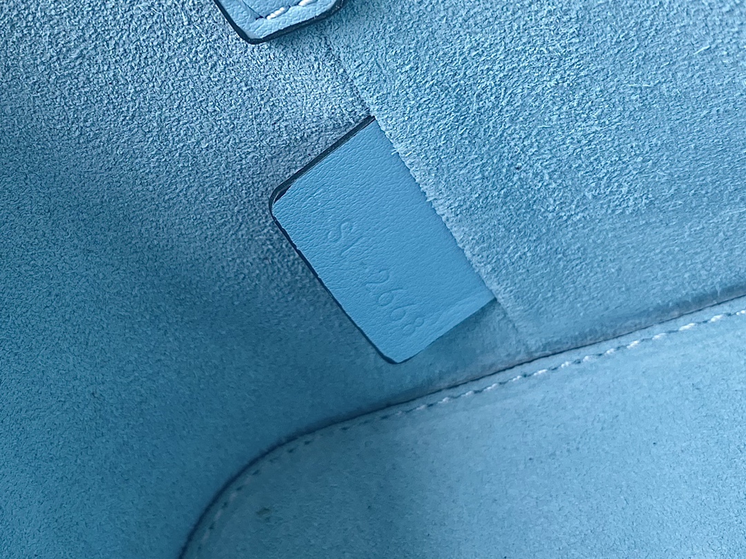 Ce**e small box