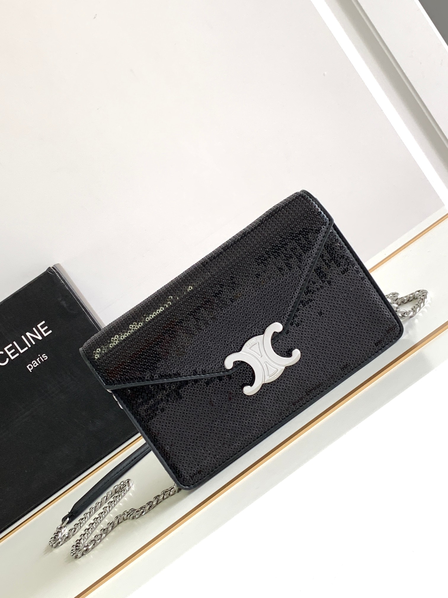 Ce**e wallet on chain triomphe