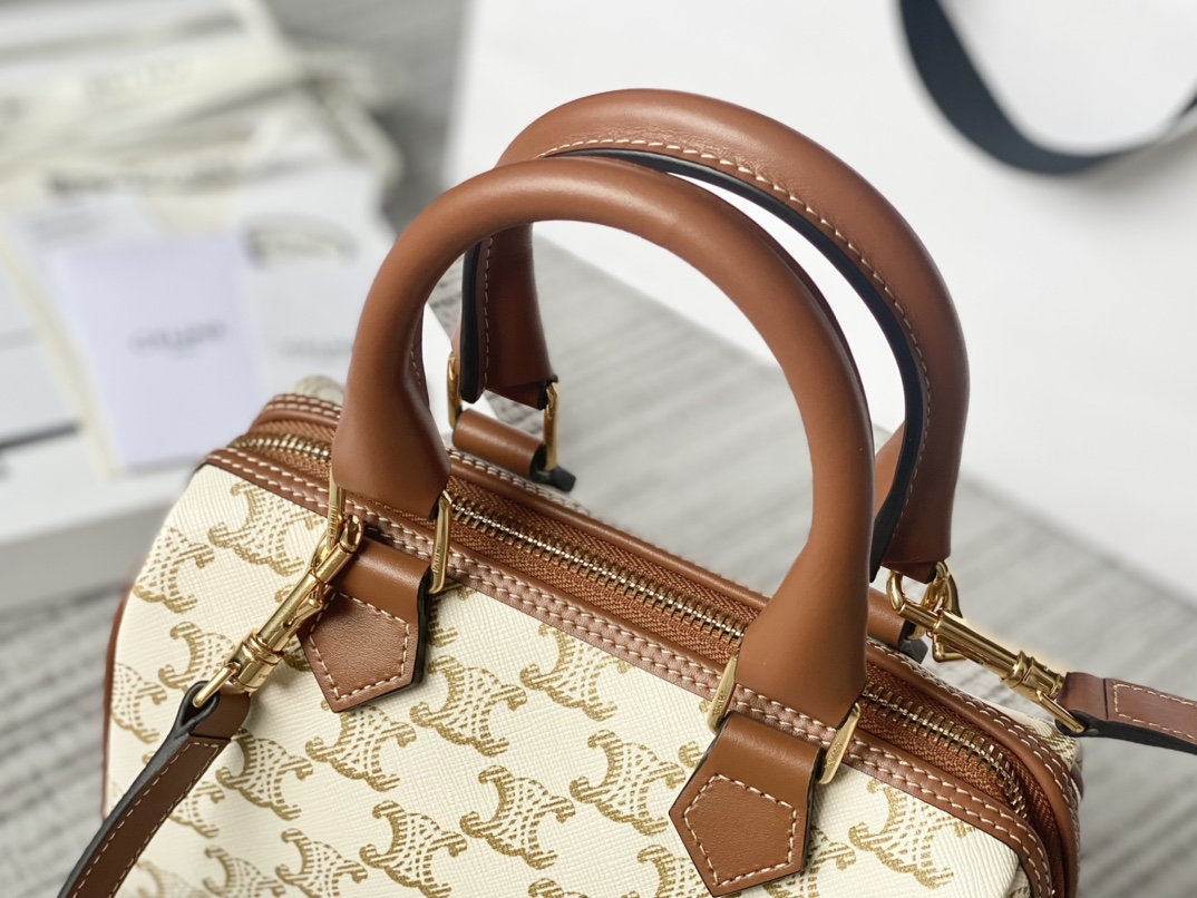 Ce**e small boston cuir triomphe