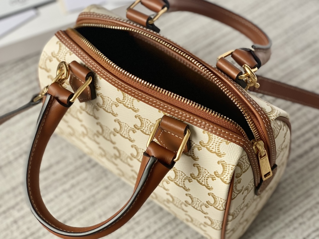 Ce**e small boston cuir triomphe