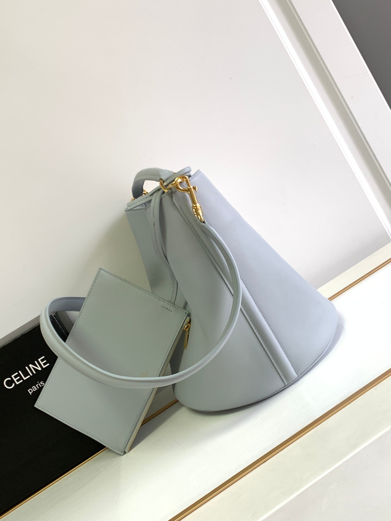 Ce**e bucket 16