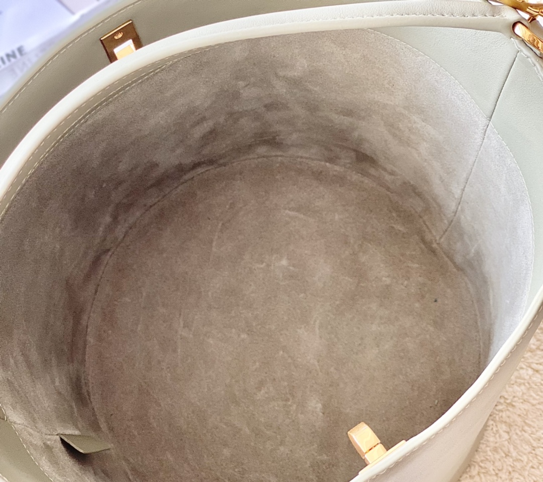 Ce**e bucket 16