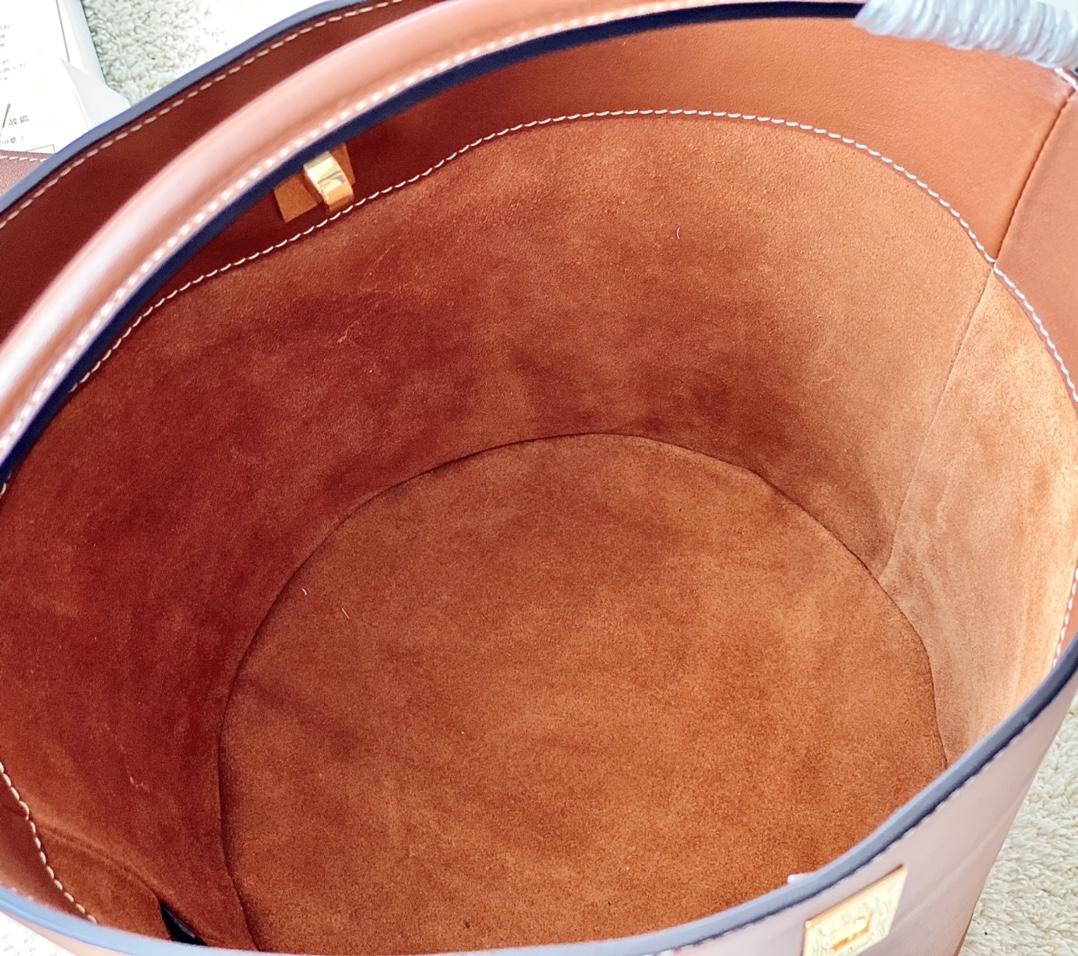 Ce**e bucket 16