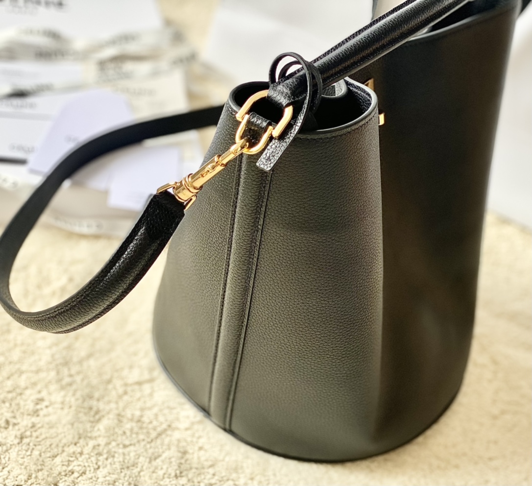 Ce**e bucket 16