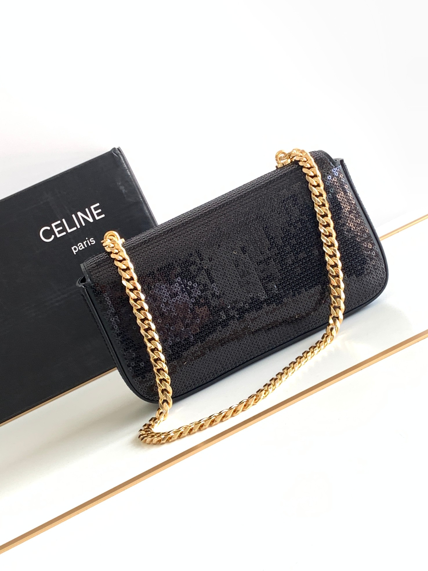 Ce**e chain shoulder bag triomphe