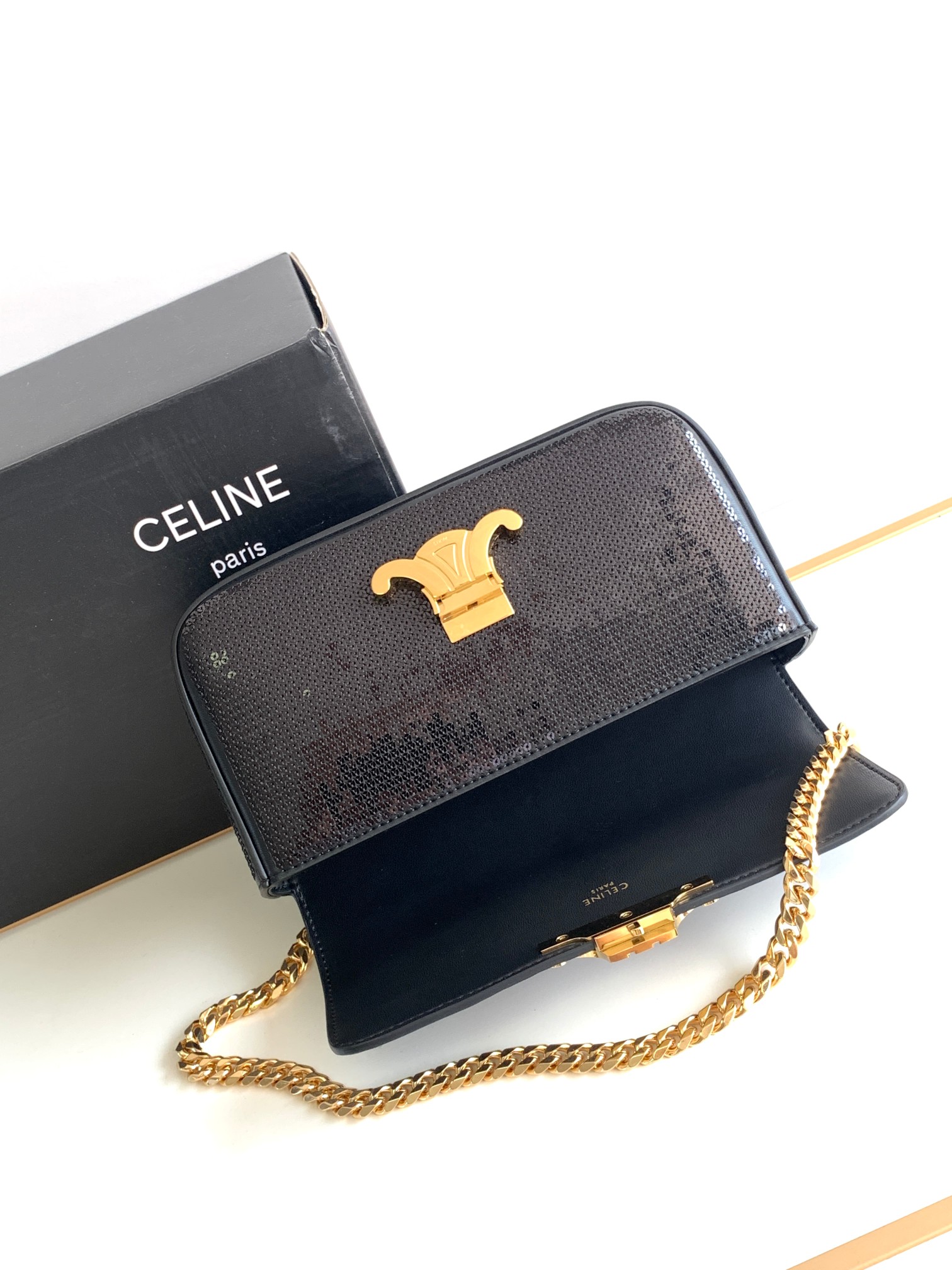 Ce**e chain shoulder bag triomphe