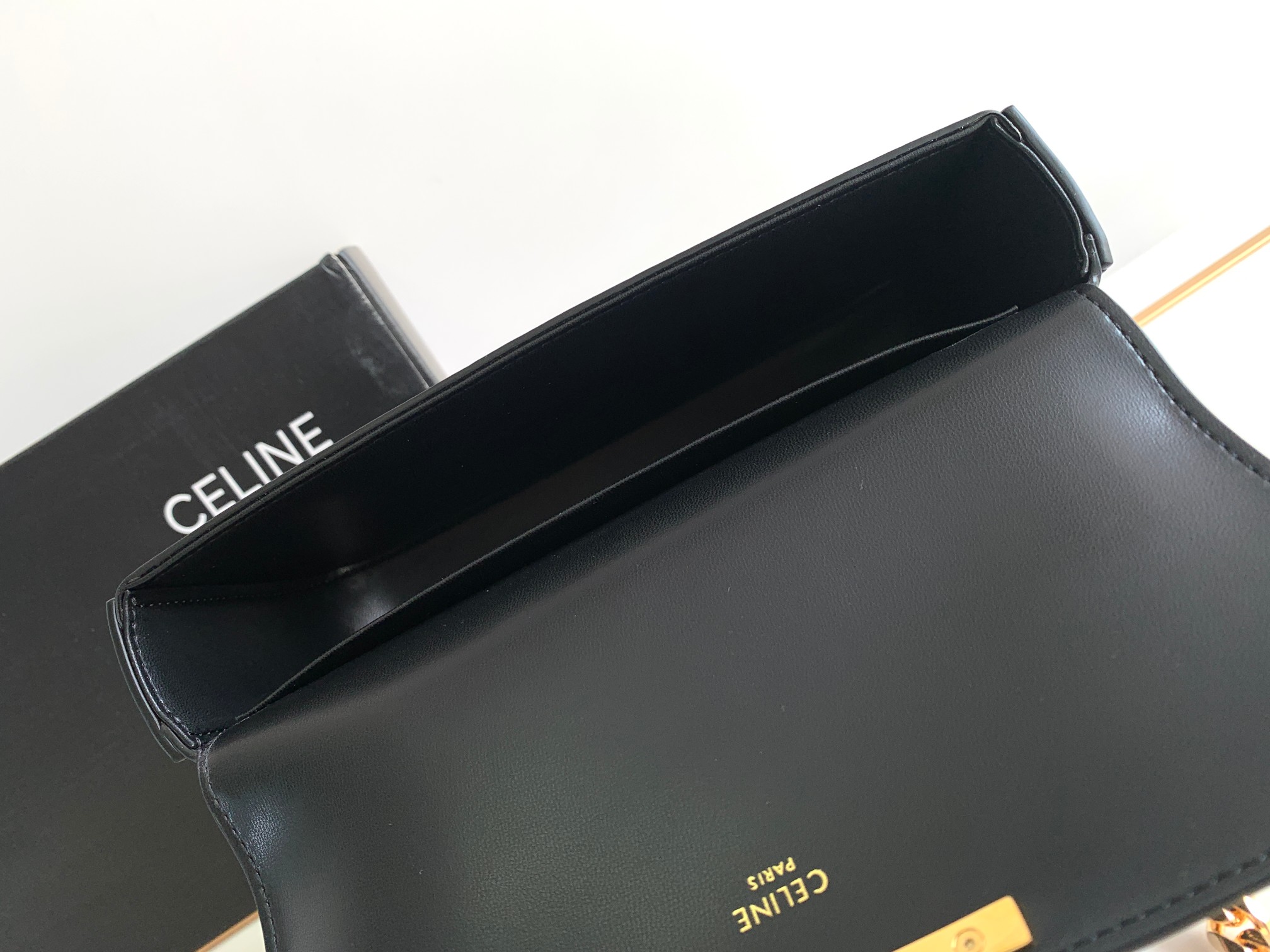 Ce**e chain shoulder bag triomphe