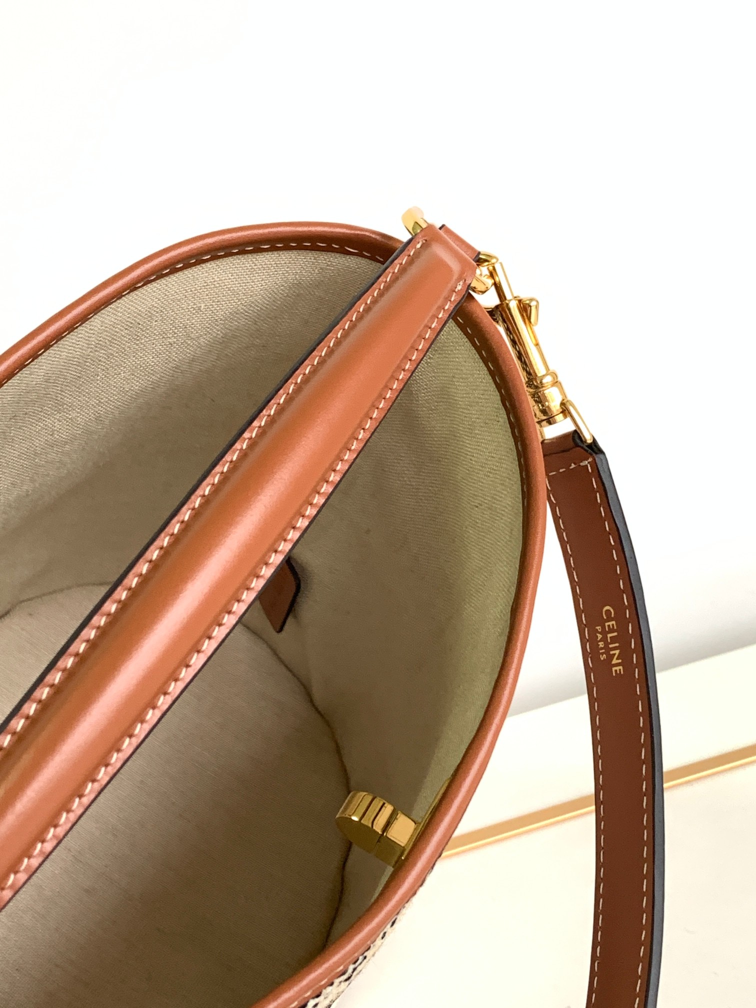 Ce**e mini bucket 16