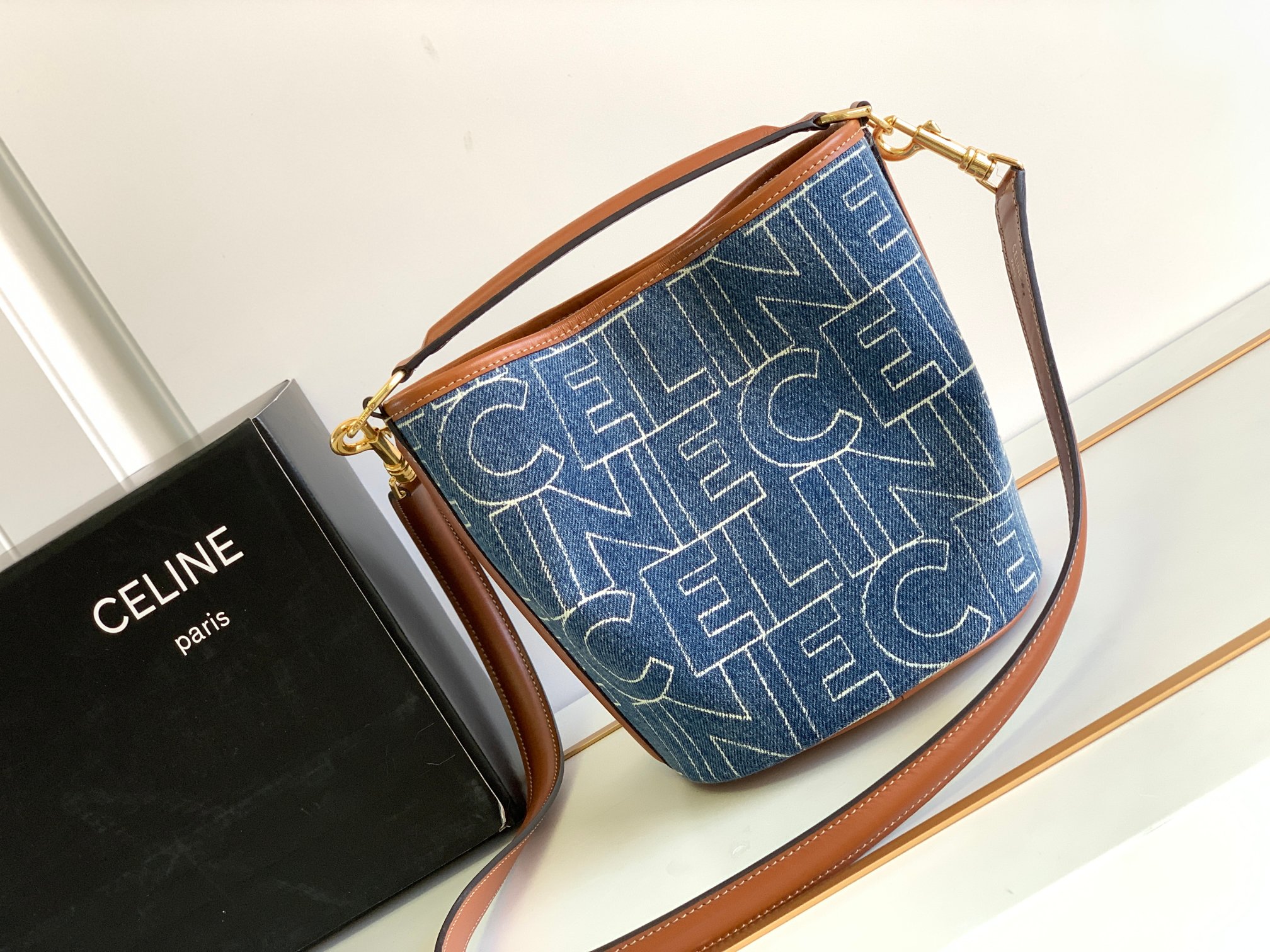 Ce**e mini bucket 16