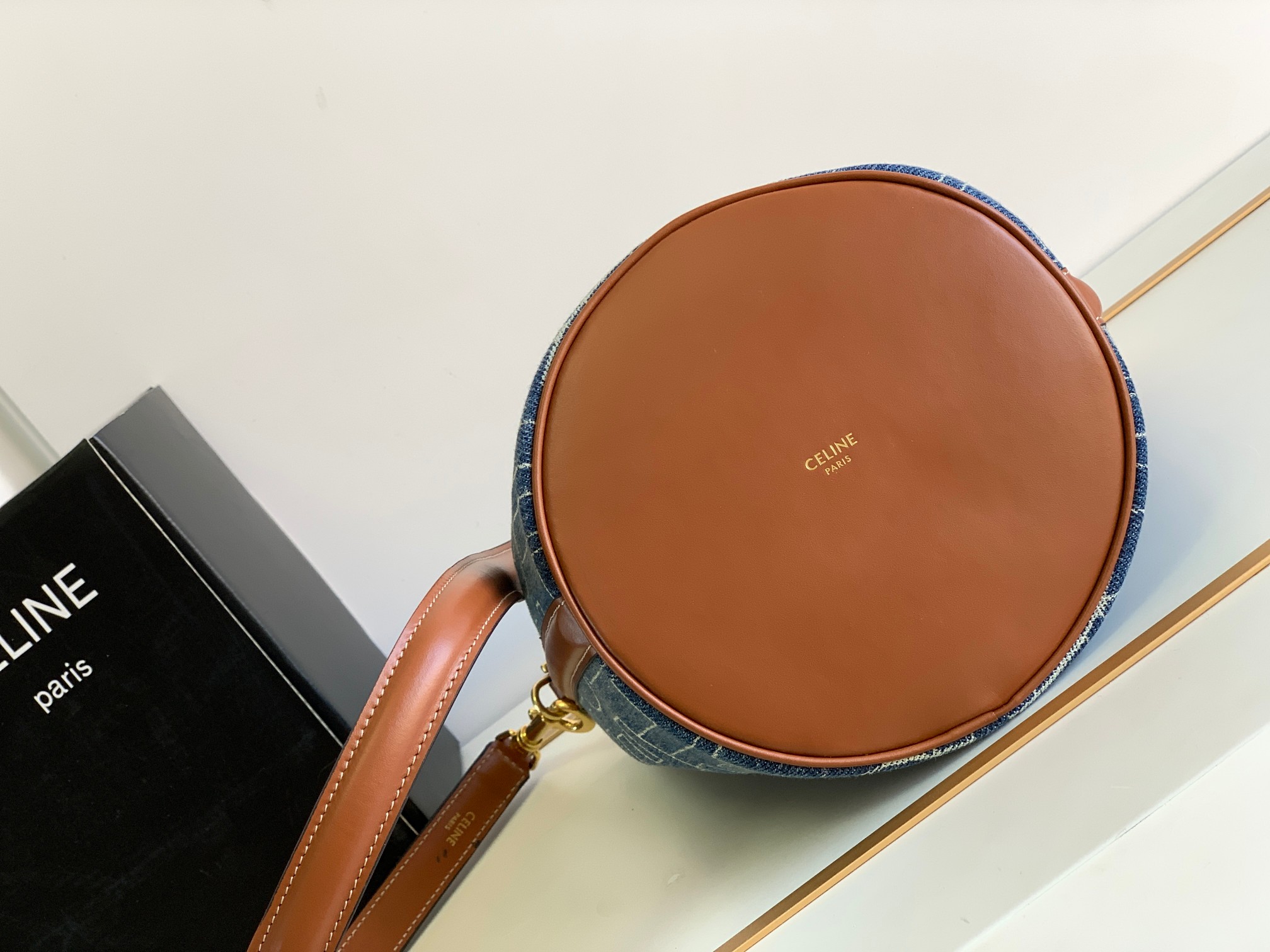 Ce**e mini bucket 16