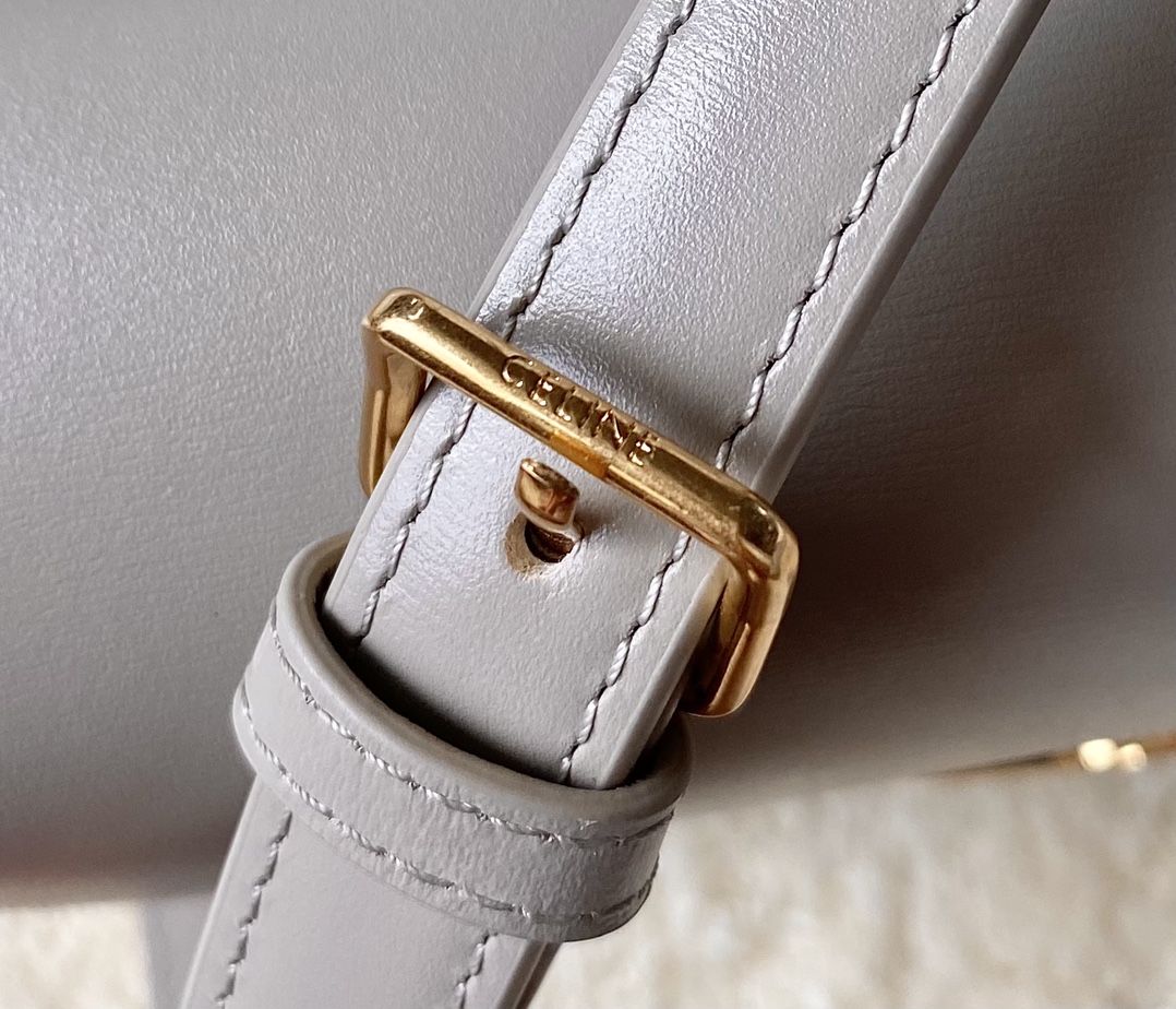 Ce**e teen triomphe bag