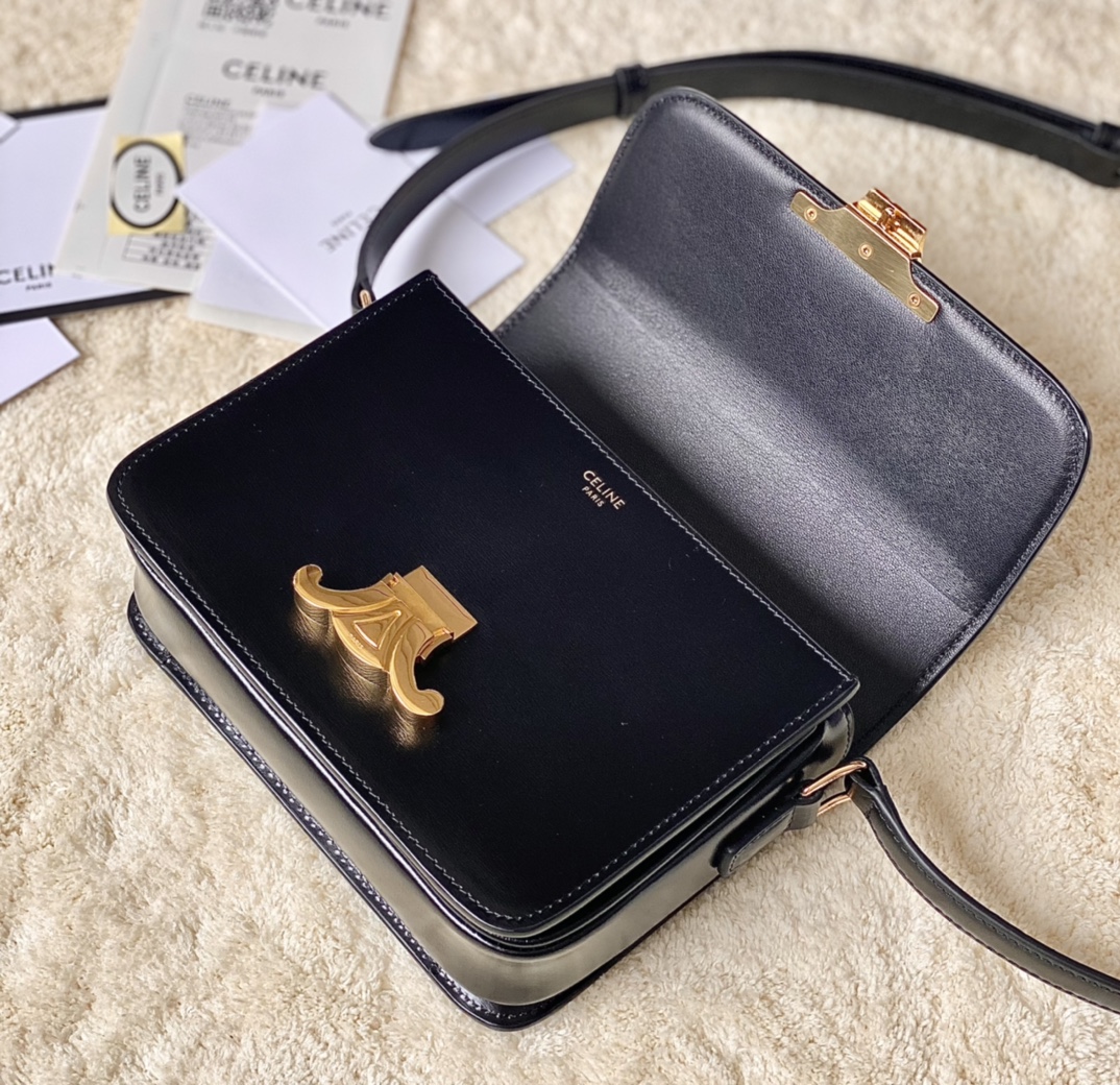 Ce**e teen triomphe bag
