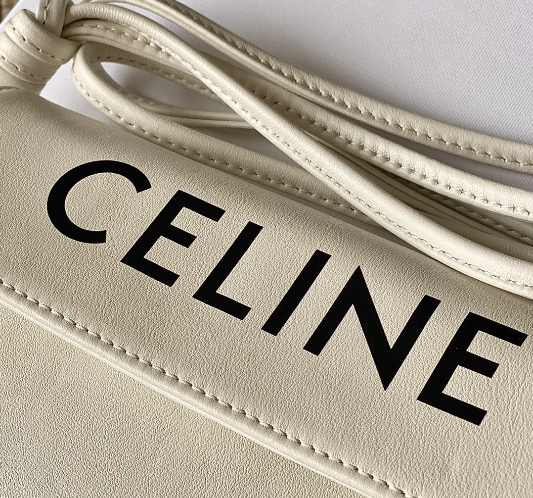 Ce**e triangle bag