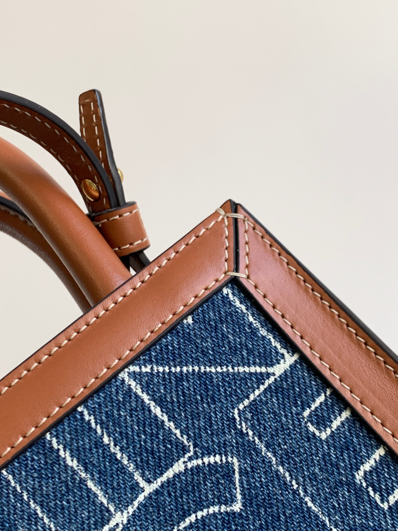 Ce**e mini tote