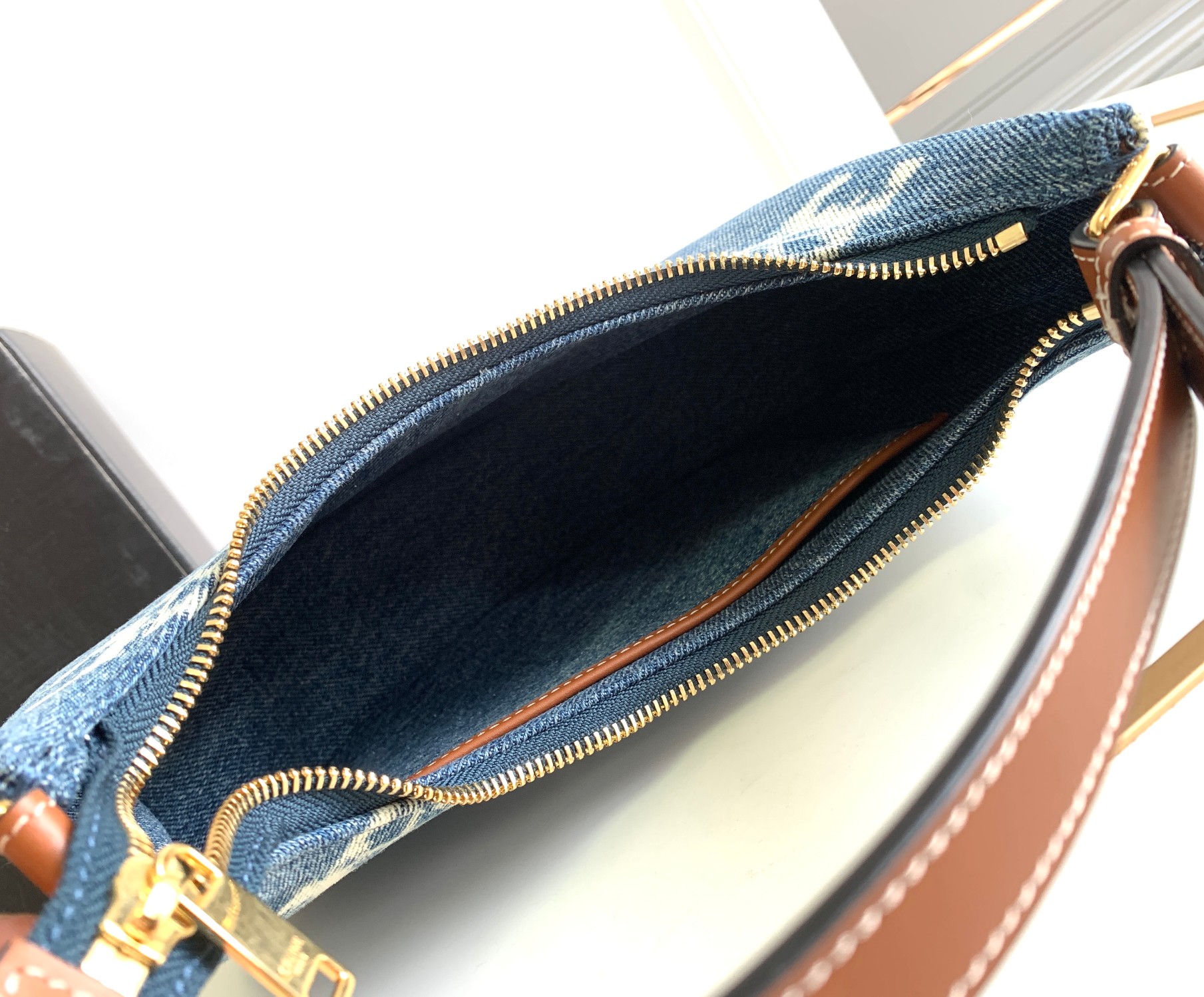 Ce**e ava bag
