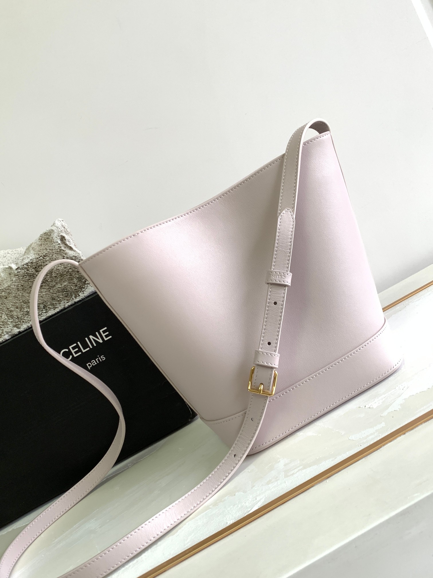 Ce**e small bucket cuir triomphe