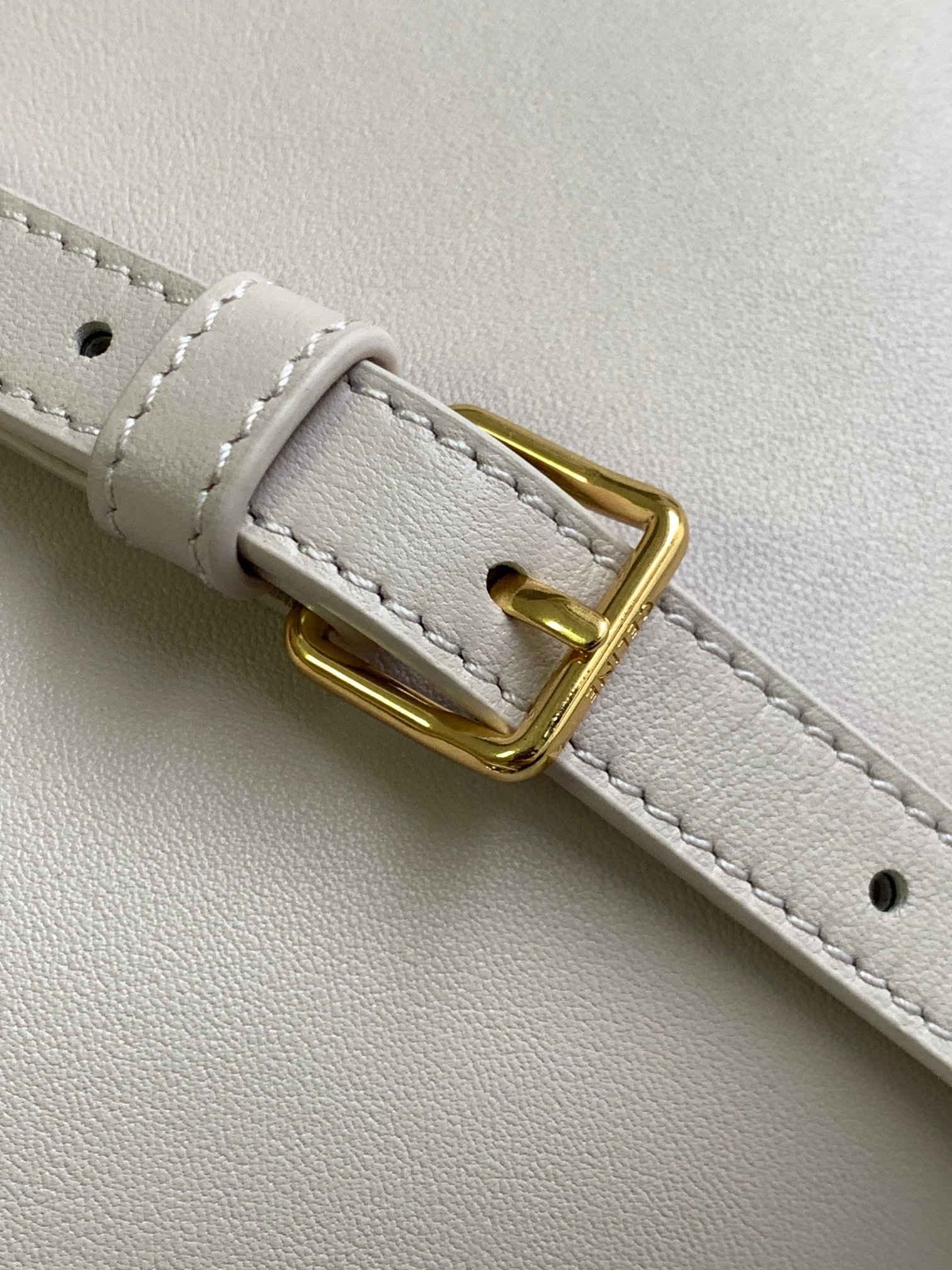 Ce**e small bucket cuir triomphe