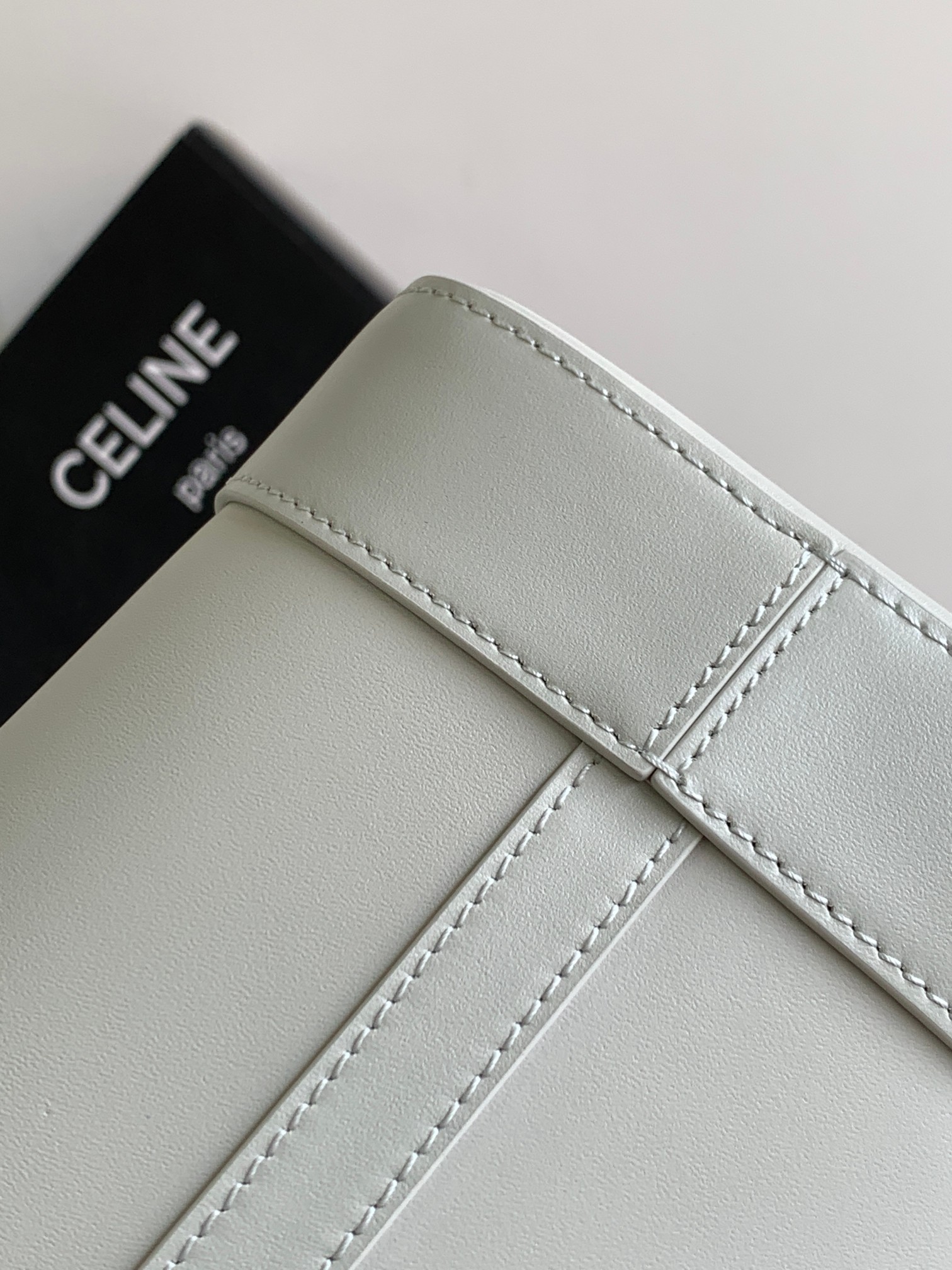 Ce**e small bucket cuir triomphe