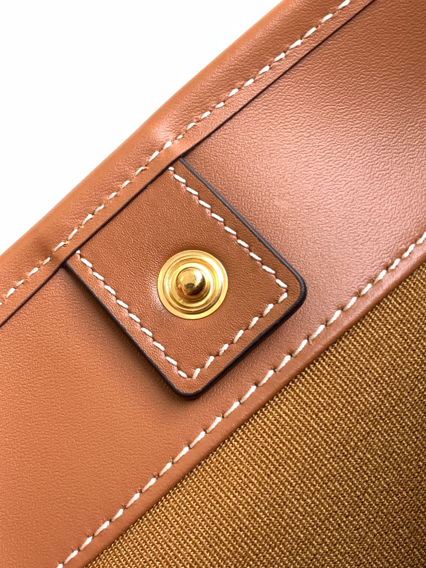 Ce**e small bucket cuir triomphe