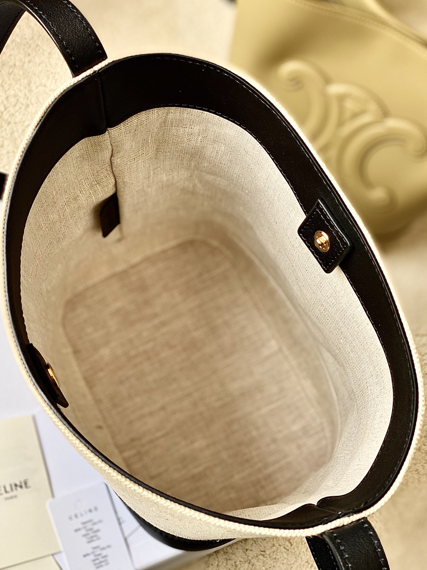 Ce**e bucket cuir triomphe bag