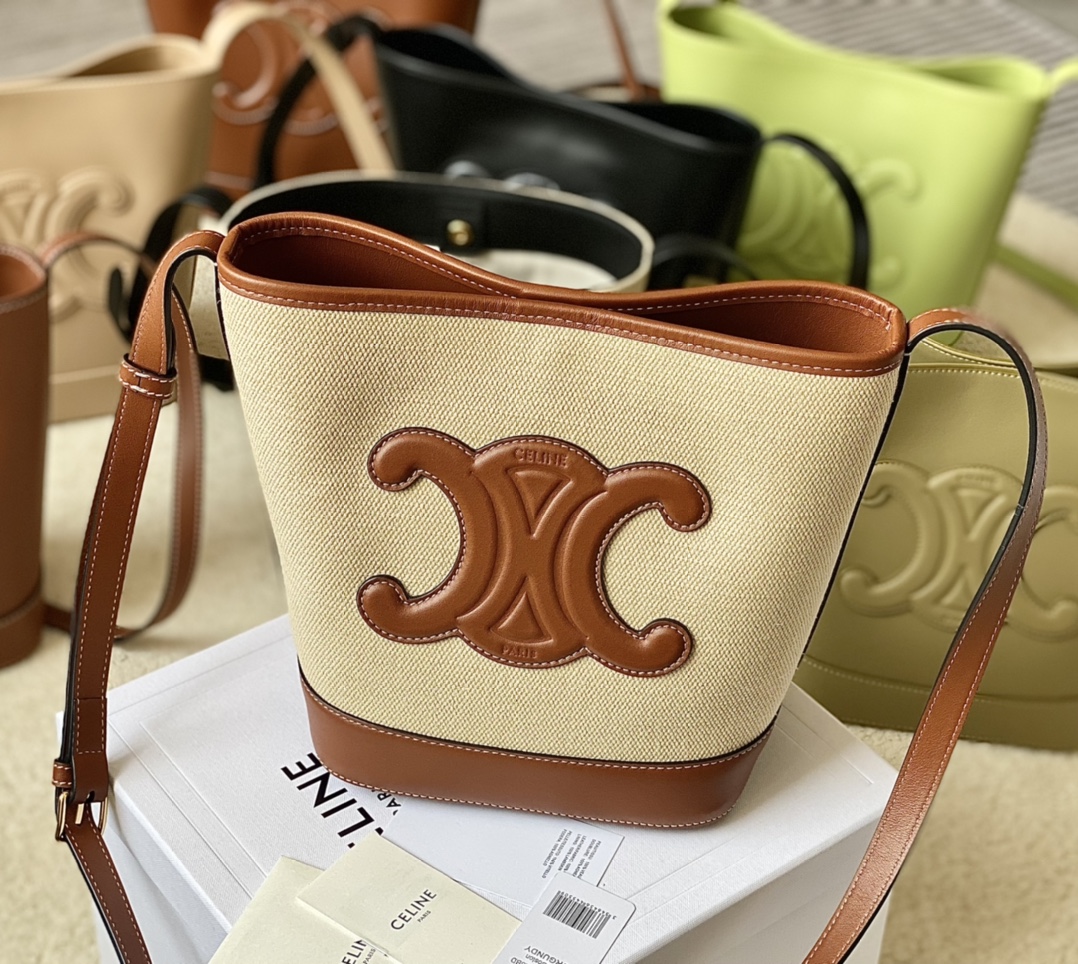 Ce**e bucket cuir triomphe bag