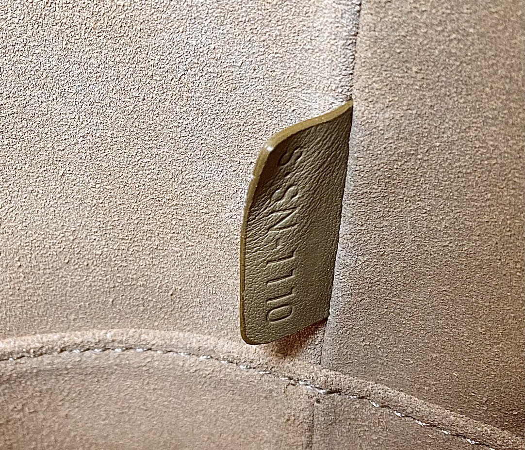 Ce**e bucket cuir triomphe bag