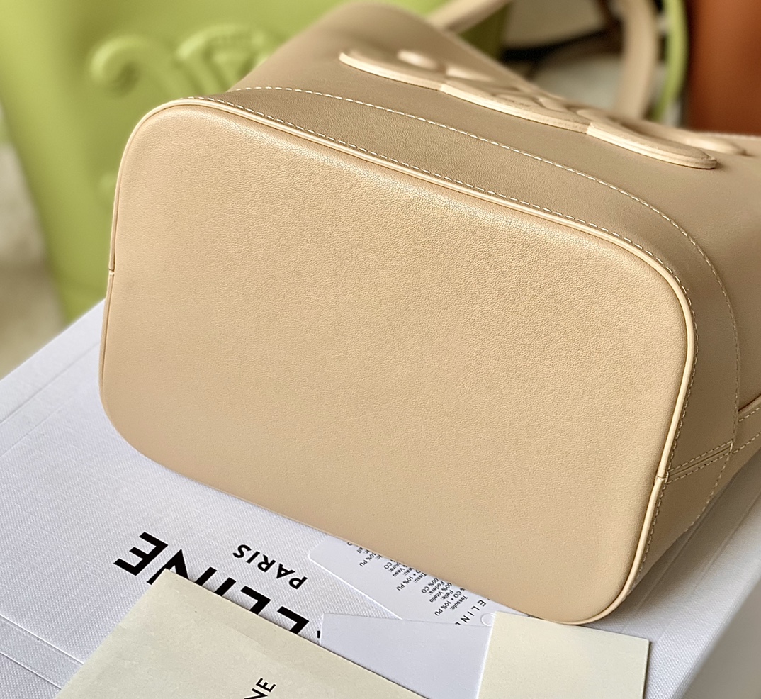 Ce**e bucket cuir triomphe bag