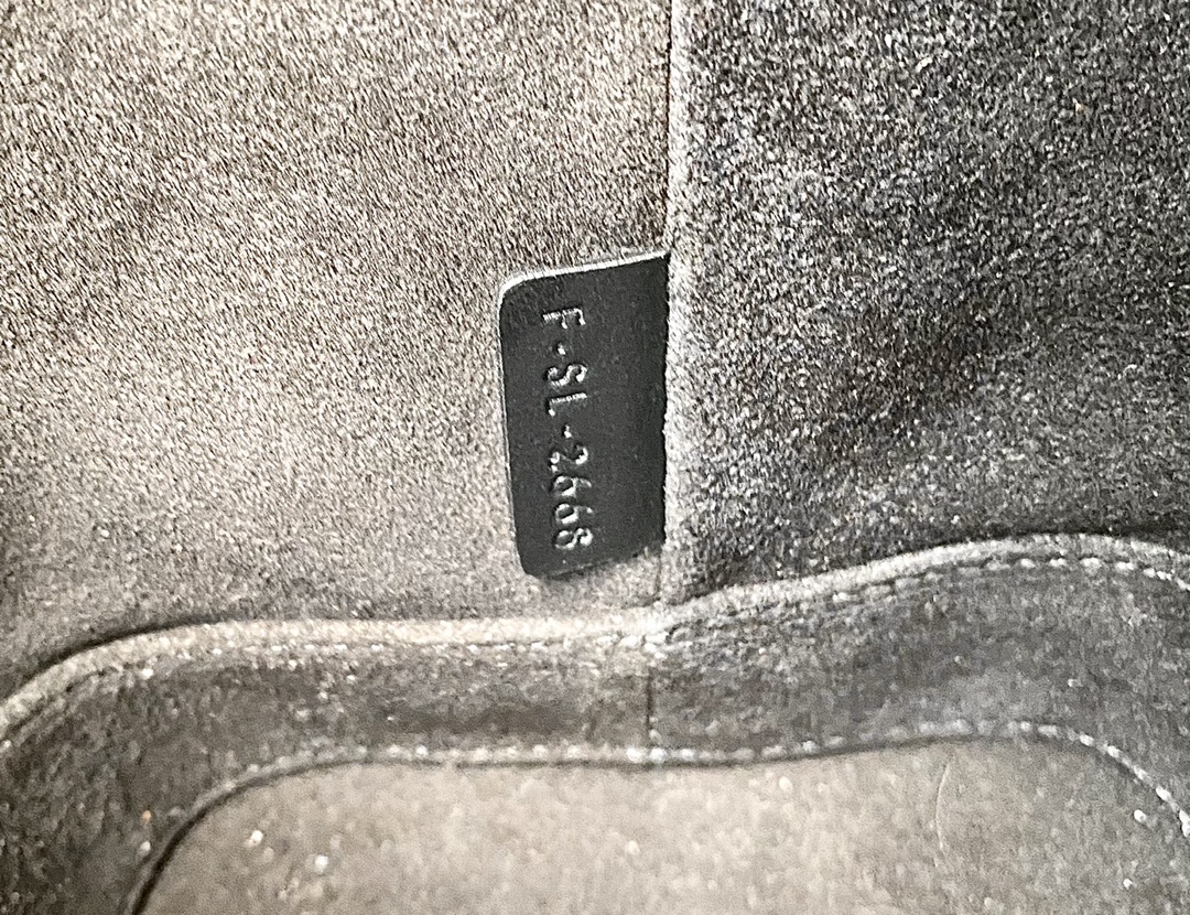 Ce**e bucket cuir triomphe bag