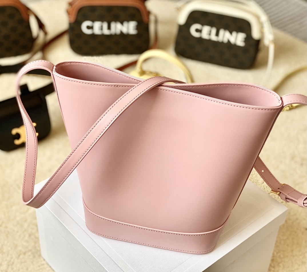 Ce**e bucket cuir triomphe bag