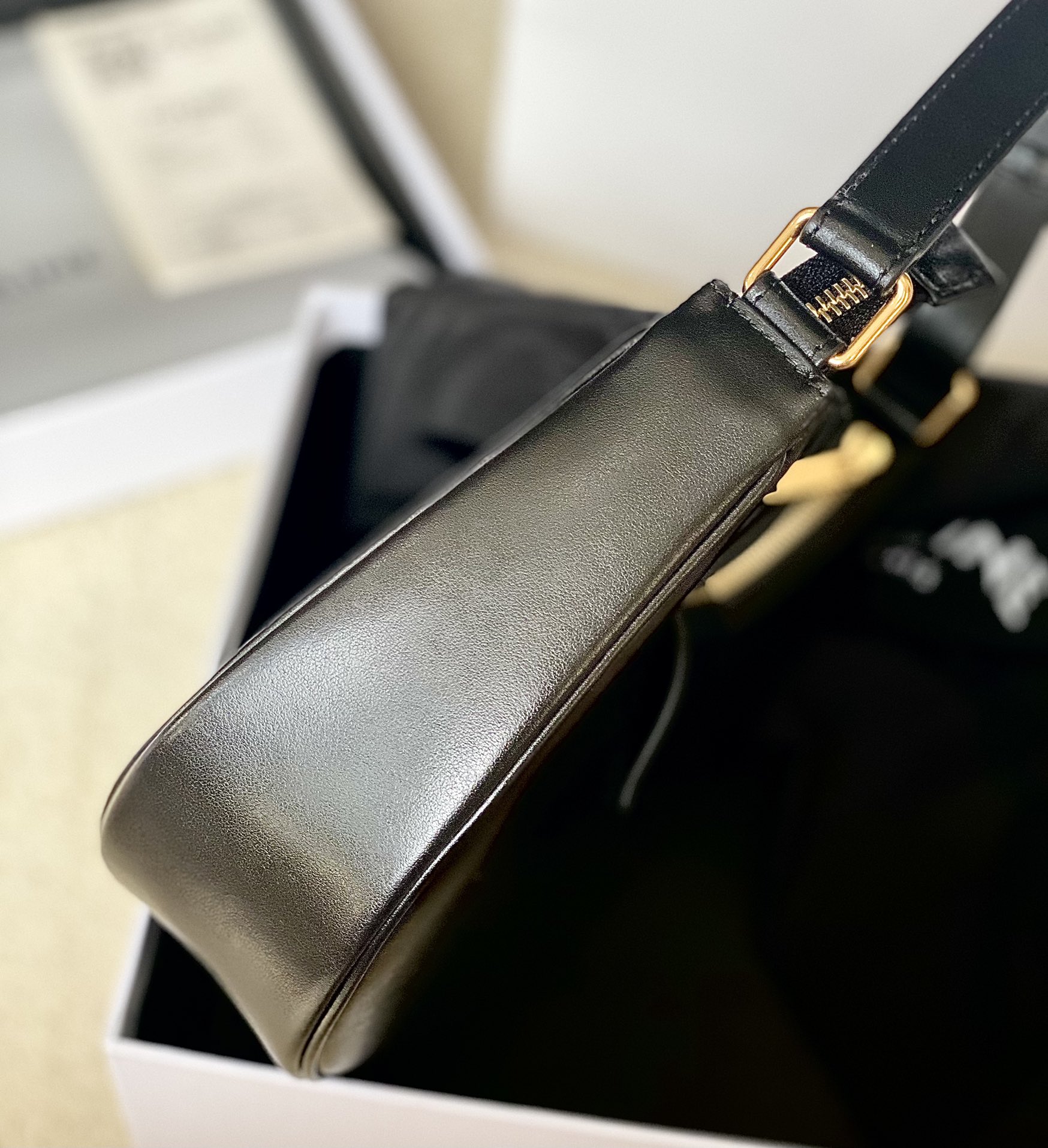 Ce**e ava triomphe soft bag