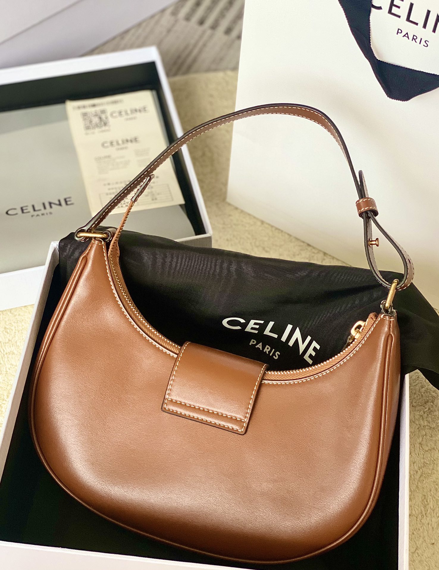 Ce**e ava triomphe soft bag