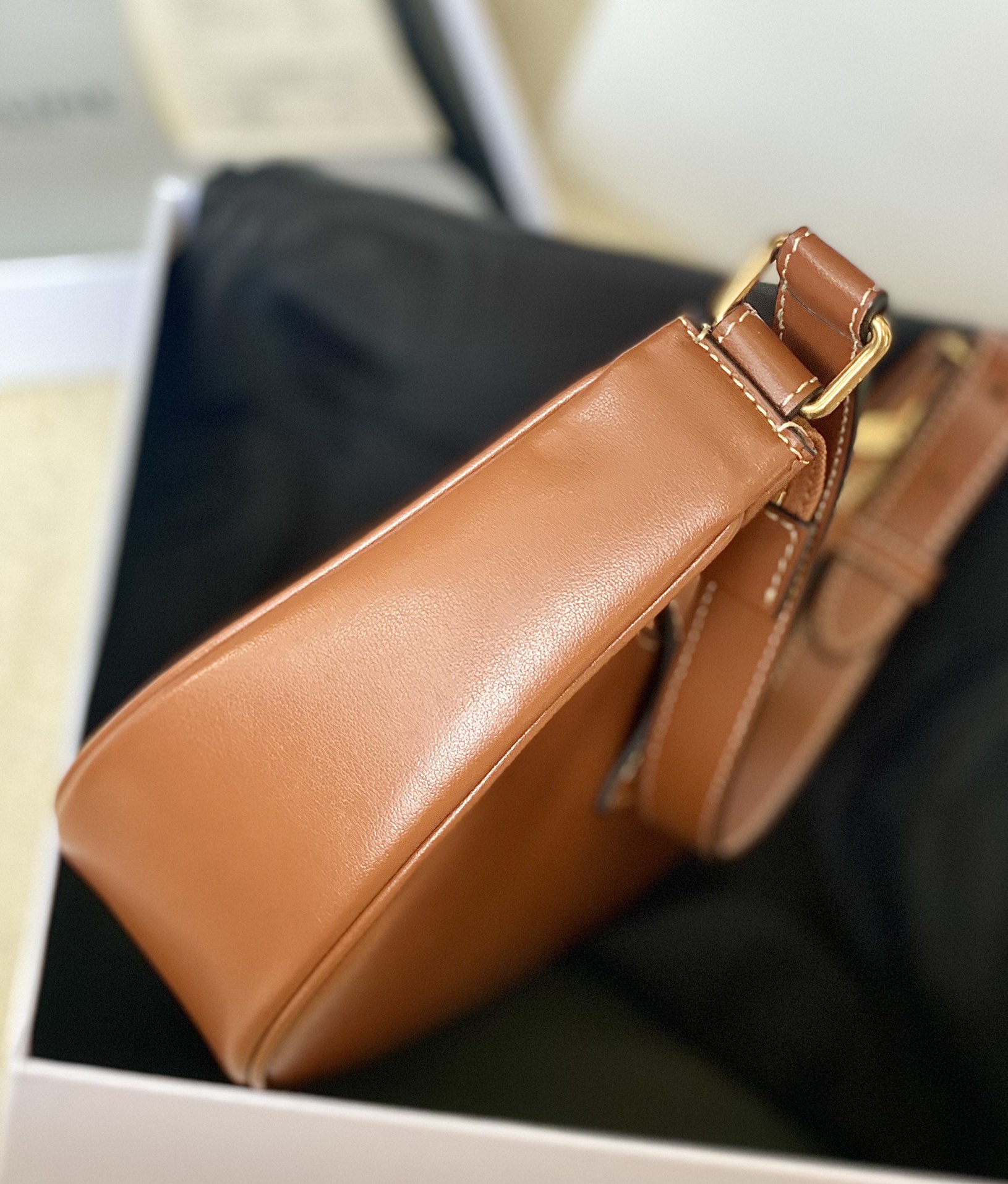 Ce**e ava triomphe soft bag