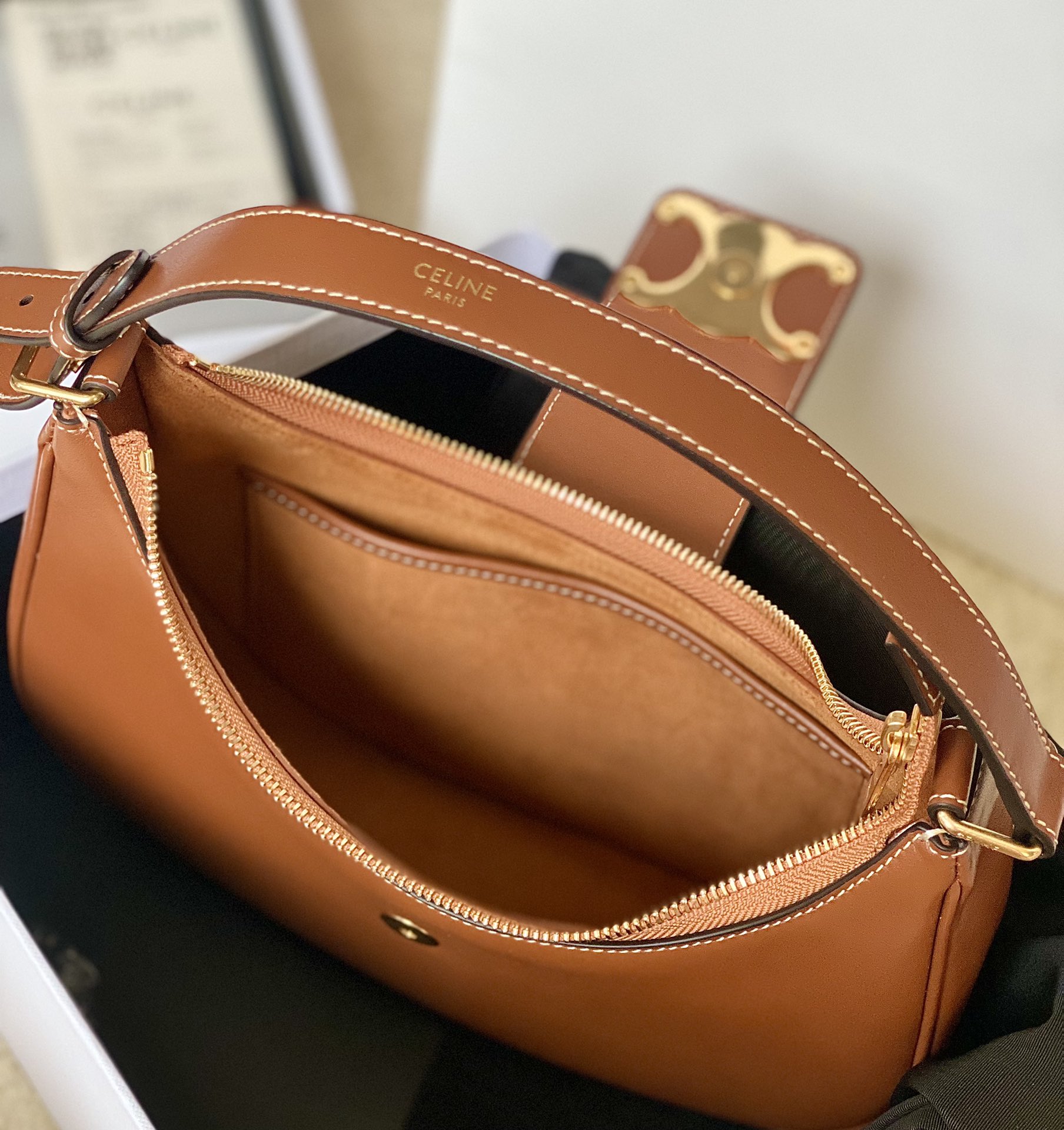 Ce**e ava triomphe soft bag