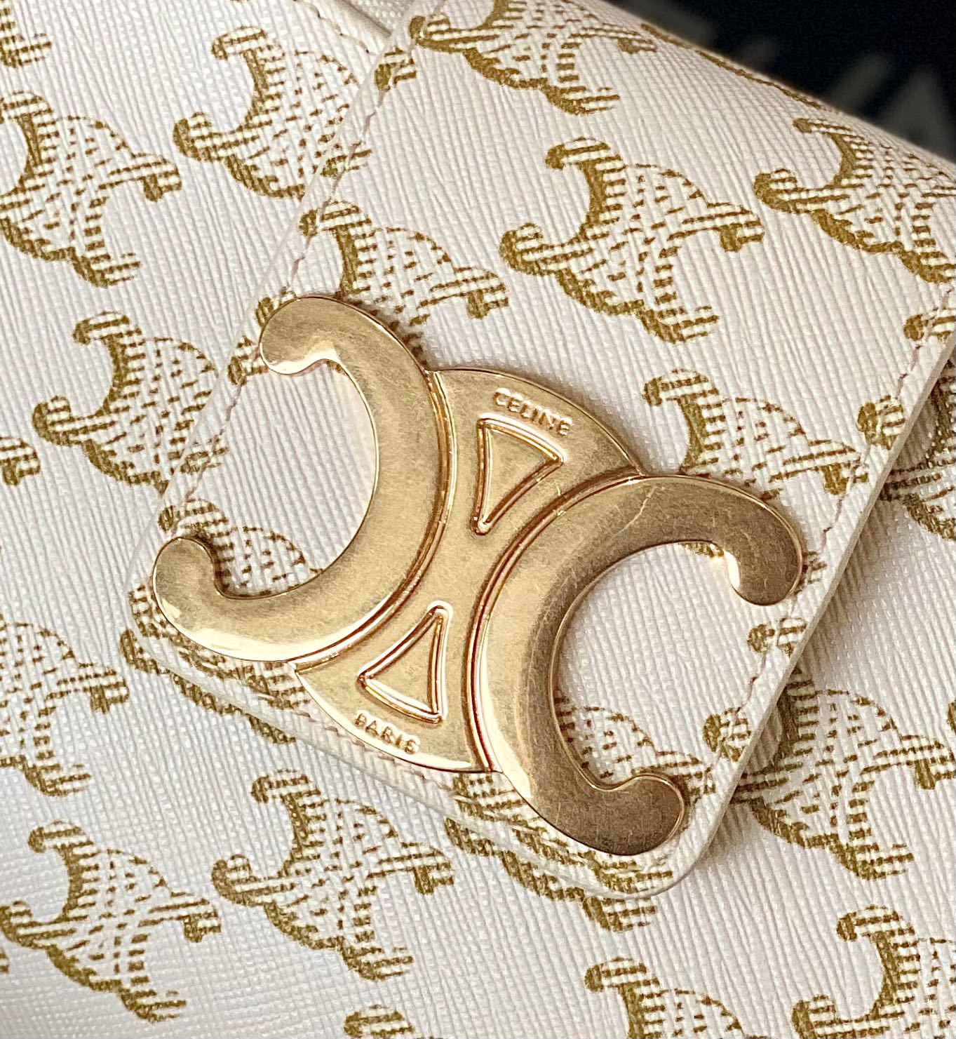 Ce**e ava triomphe soft bag