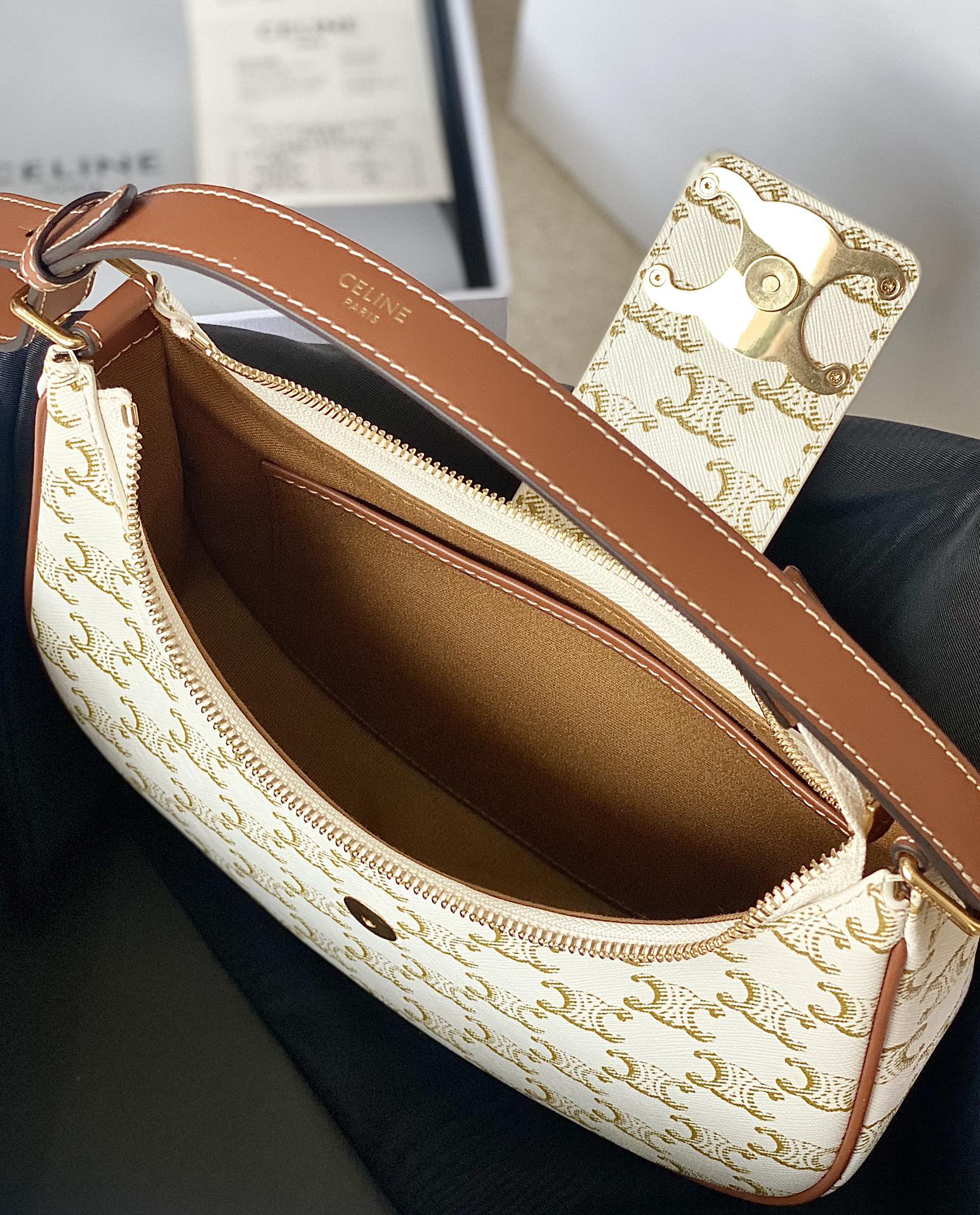 Ce**e ava triomphe soft bag